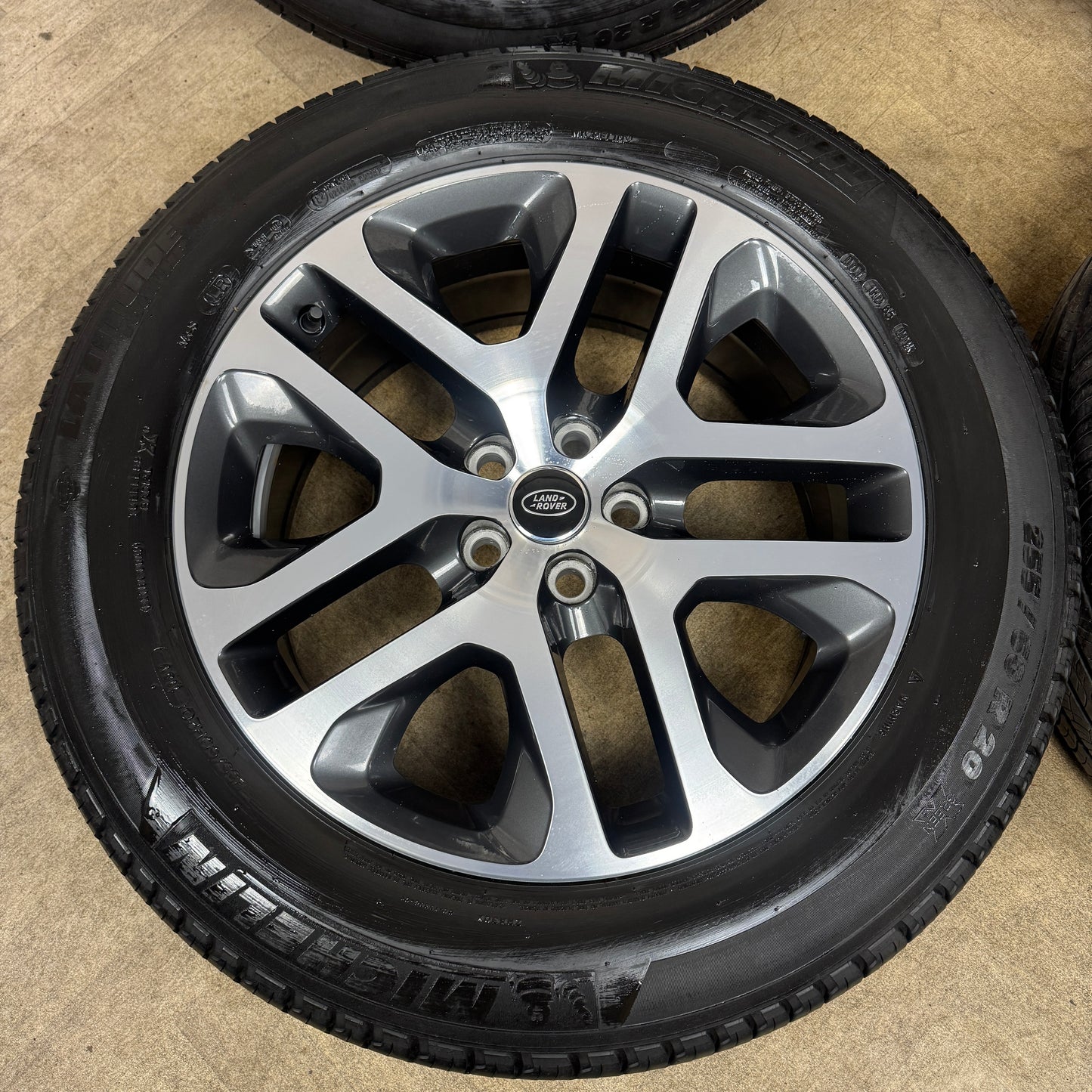 20'' GENUINE LAND ROVER DEFENDER DC 5095 ALLOY WHEELS TYRES ALLOYS L8BMCA
