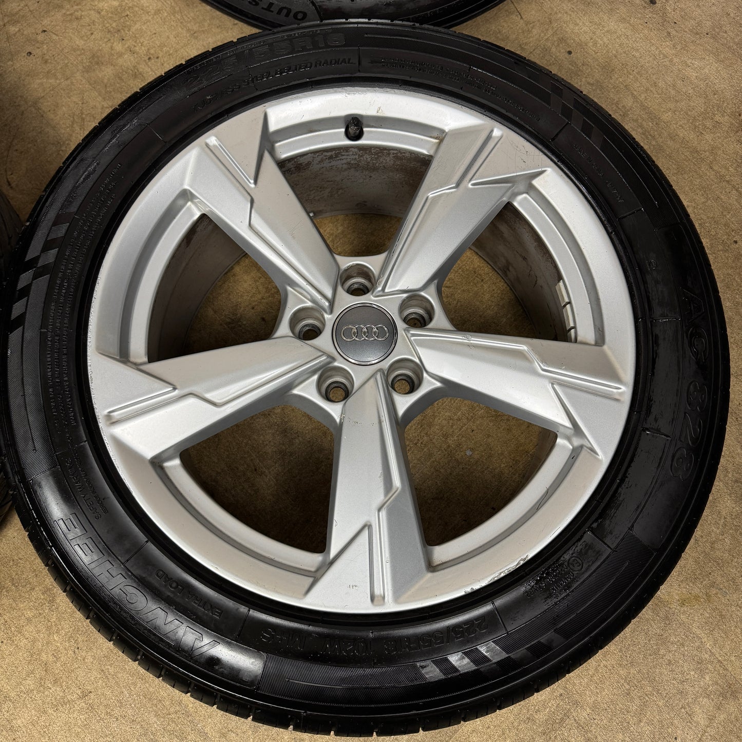 18'' GENUINE AUDI A6 C8 5 SPOKE ALLOY WHEELS TYRES ALLOYS 4K0601025D