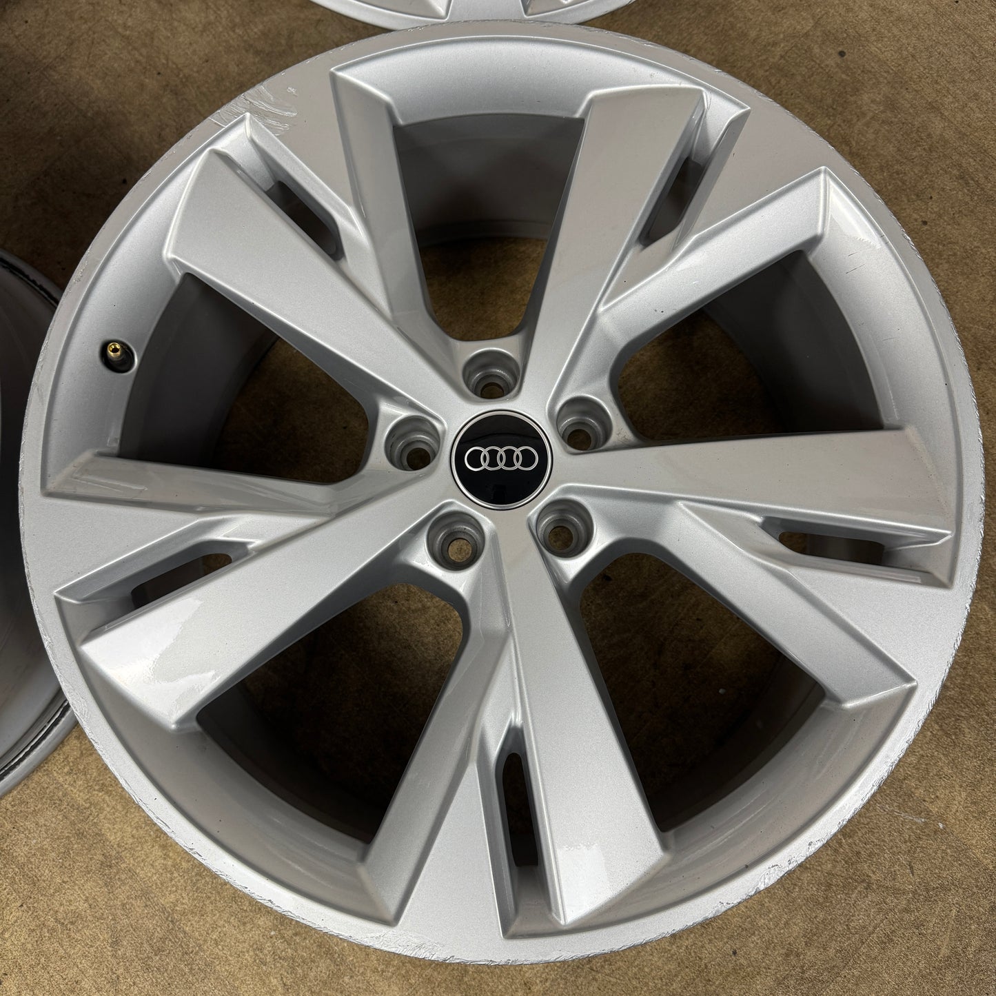20'' GENUINE AUDI Q4 ETRON E-TRON DC ALLOY WHEELS TYRES ALLOYS 5X112 89A601025D & 89A601025L