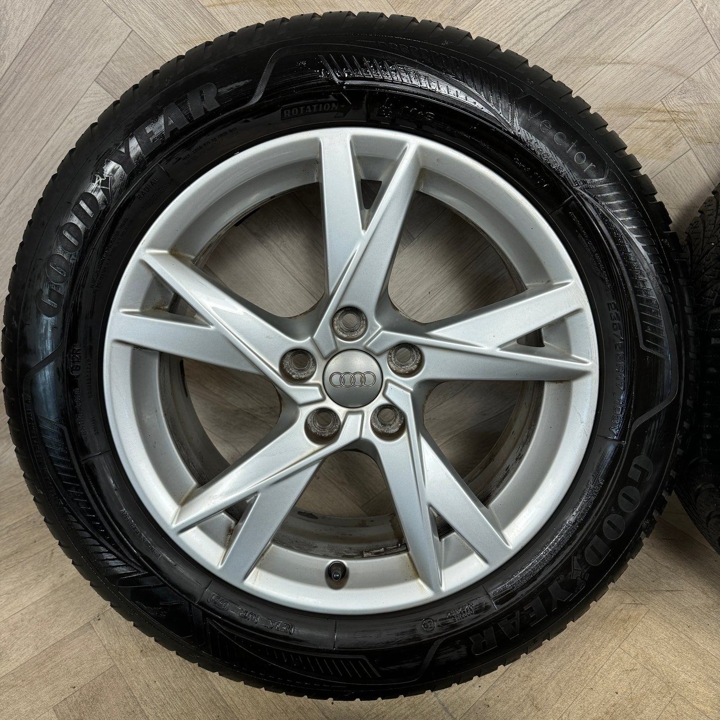 17'' GENUINE AUDI Q3 5 Y SPOKE TIGUAN ALLOY WHEELS TYRES ALLOYS 5X112