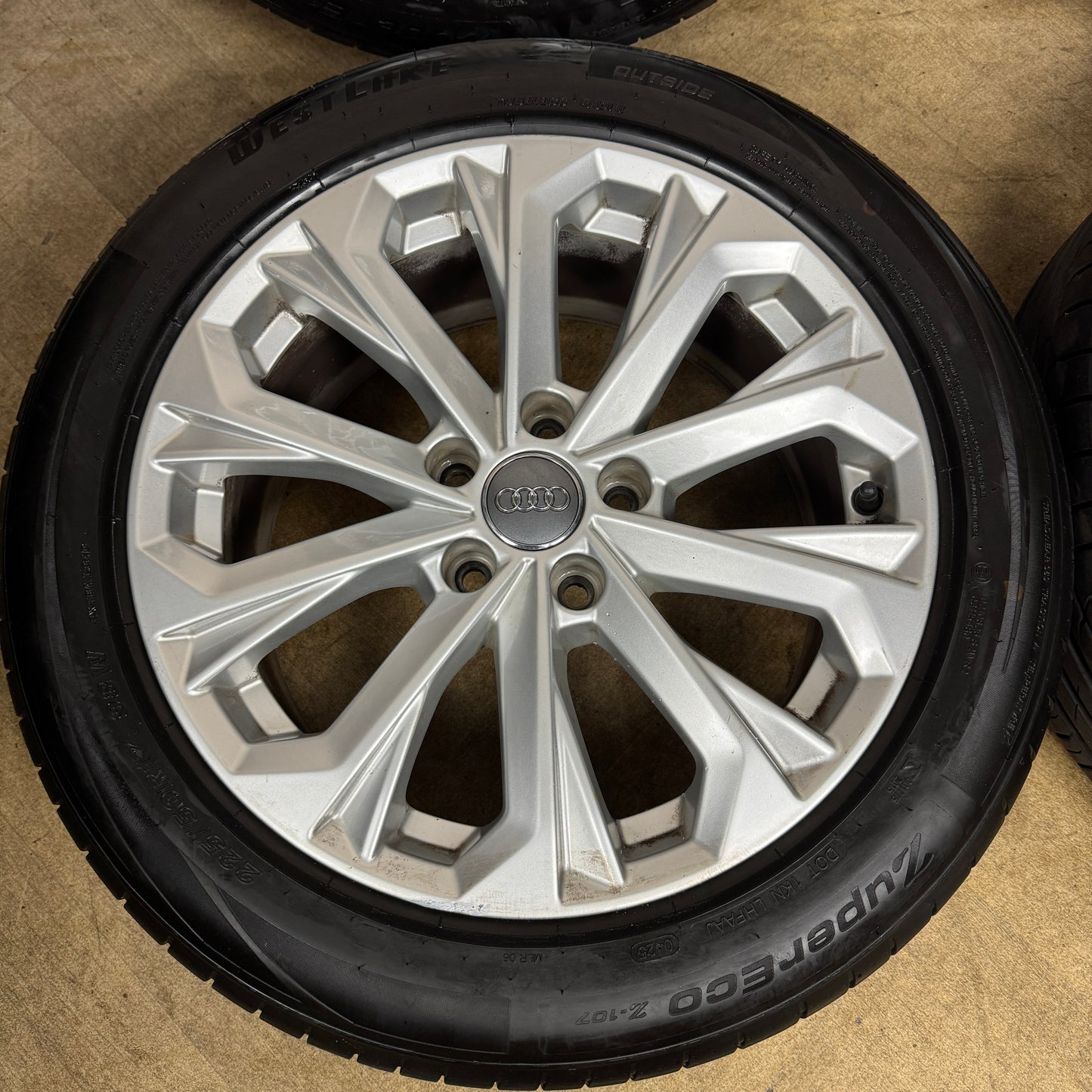 17'' GENUINE AUDI A4 MULTISPOKE B8 B9 A4 ALLOY WHEELS ALLOYS TYRES 8W0601025L