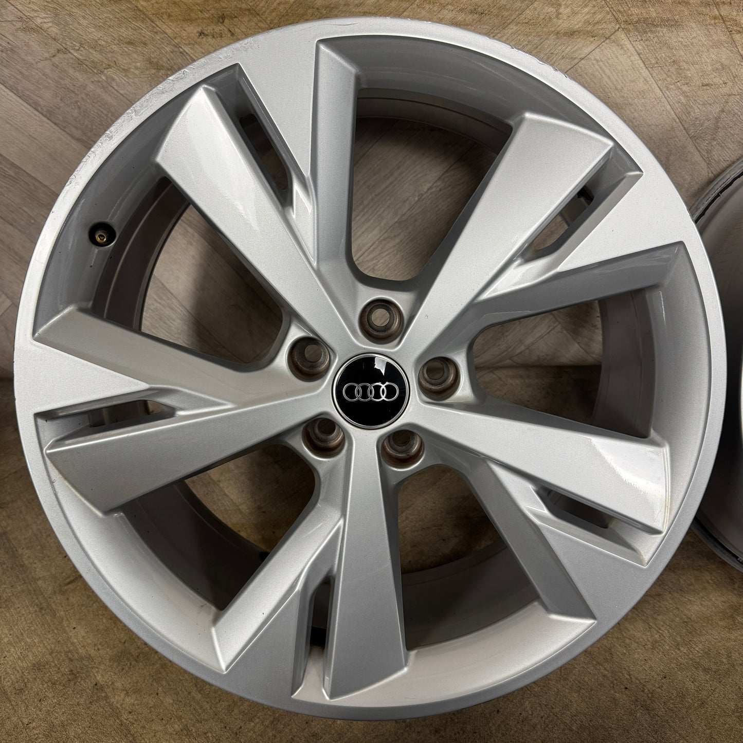 20'' GENUINE AUDI Q4 ETRON E-TRON DC ALLOY WHEELS TYRES ALLOYS 5X112 89A601025D & 89A601025L