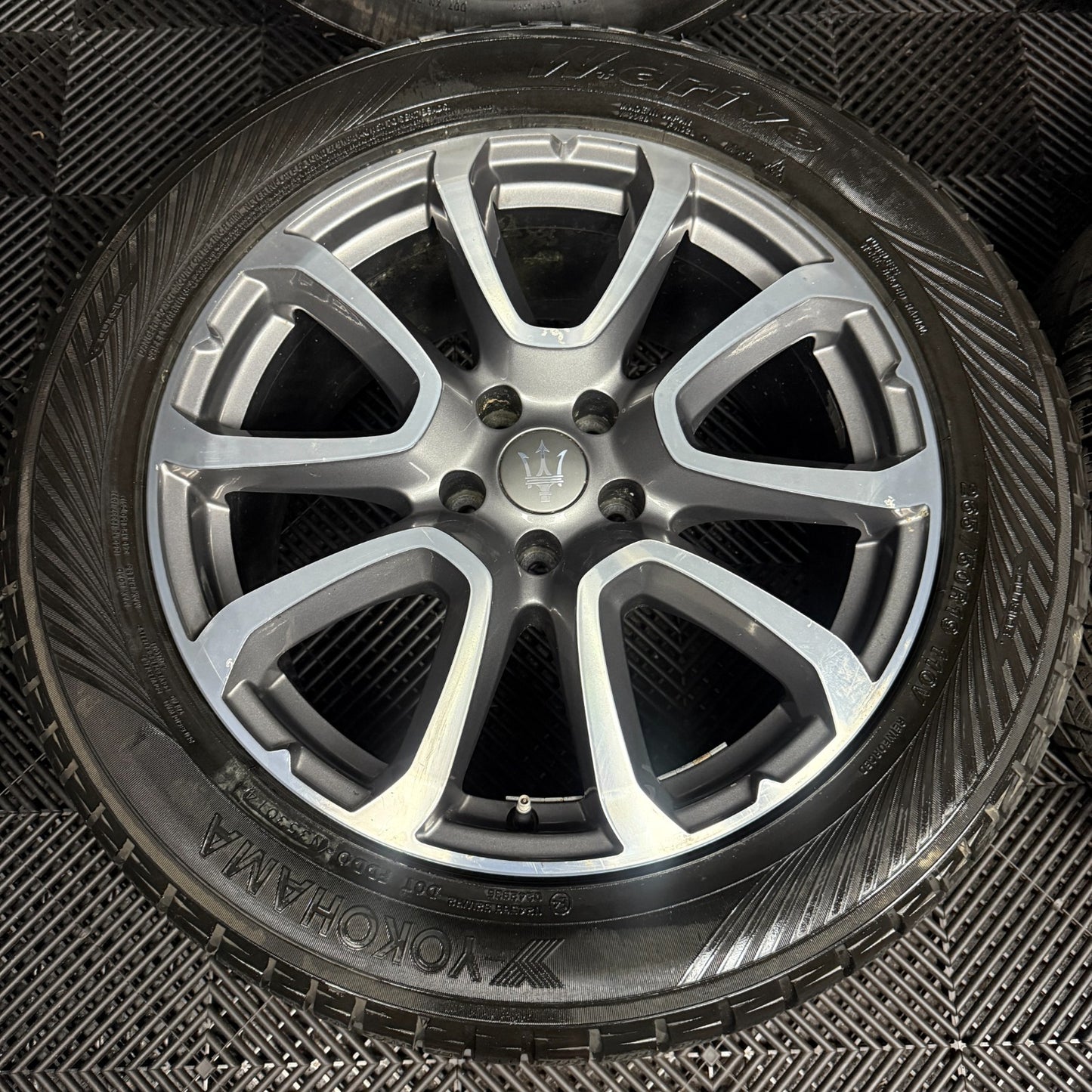 19'' GENUINE MASERATI LEVANTE D V6 ALLOY WHEELS TYRES 670044699