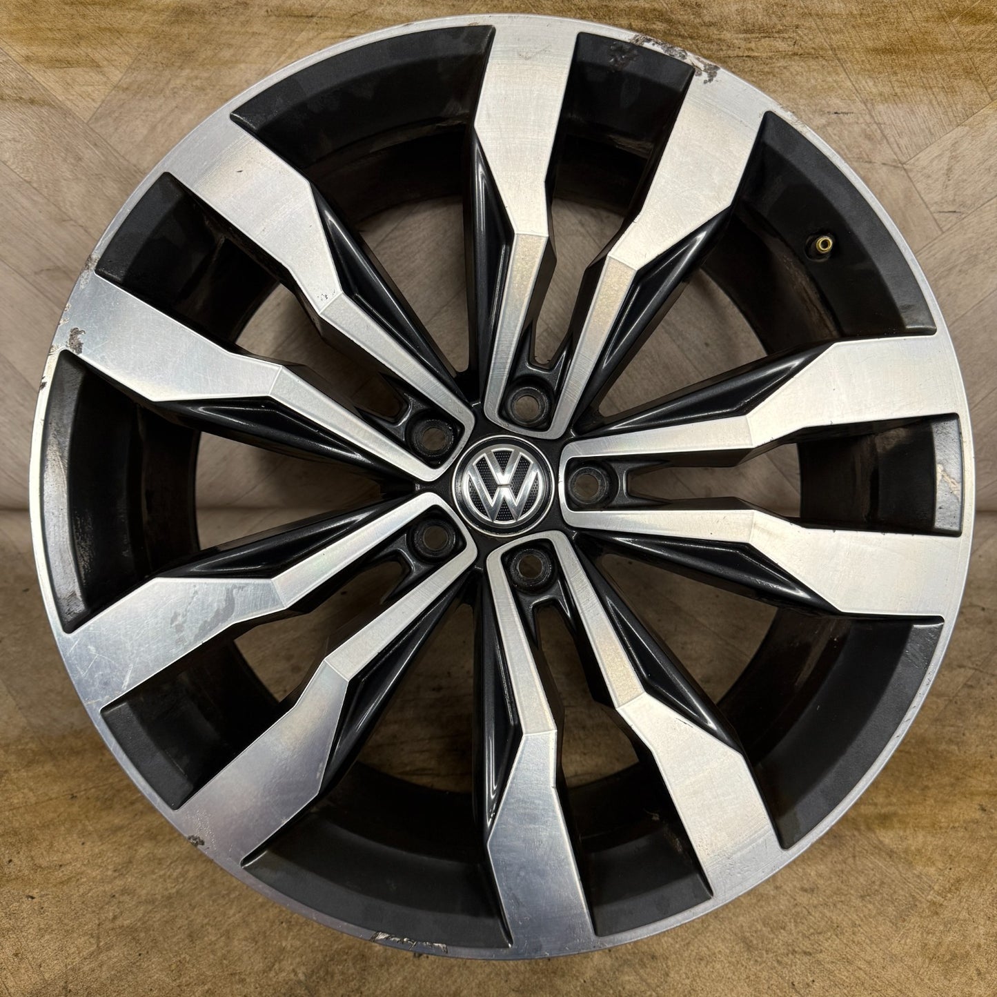 1X 20'' GENUINE VW TIGUAN SUZUKA R LINE 5NA601025G DC ALLOY TYRE WHEEL SINGLE