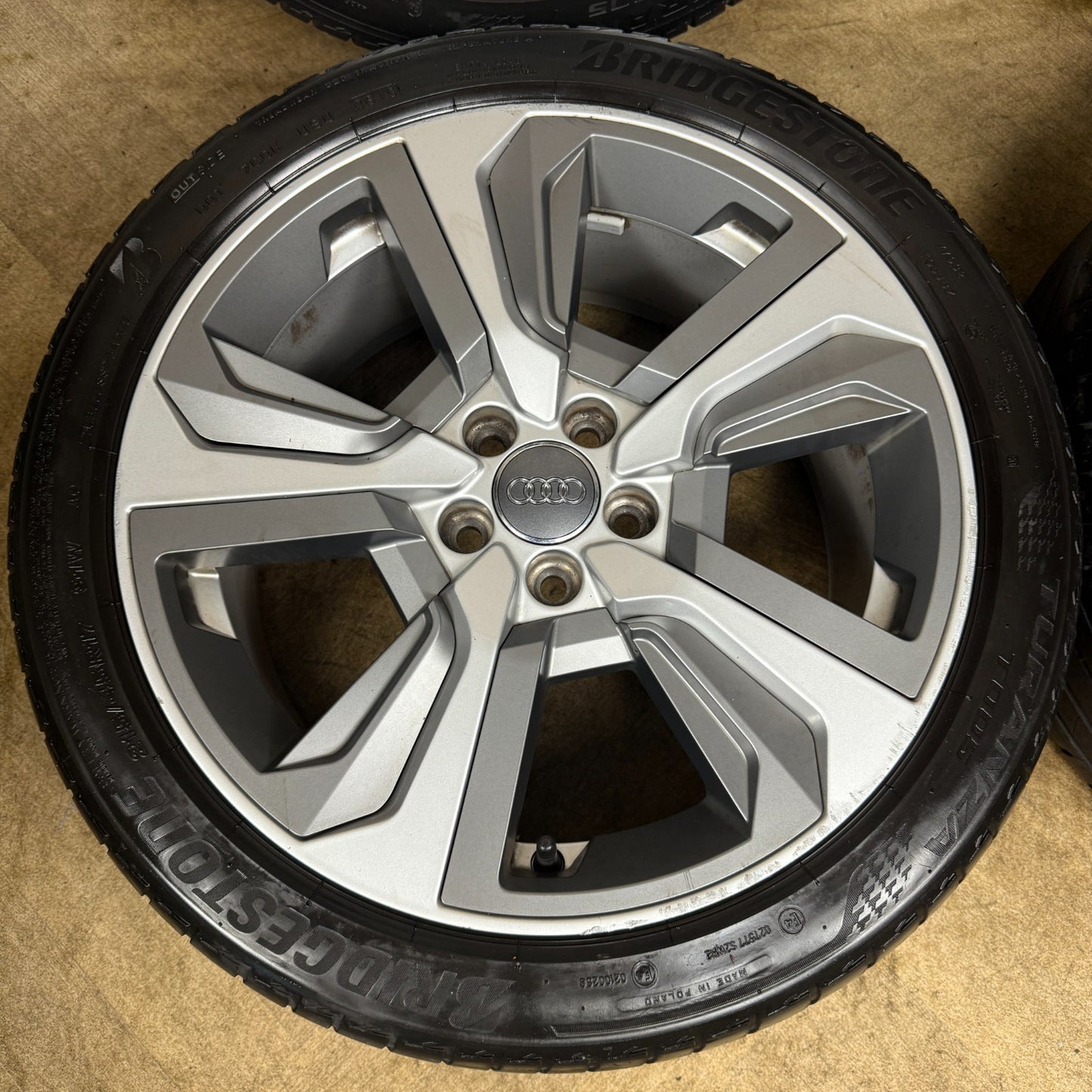 17'' GENUINE AUDI A1 S LINE NEW MODEL ALLOY WHEELS ALLOYS TYRES 82A601025 AH