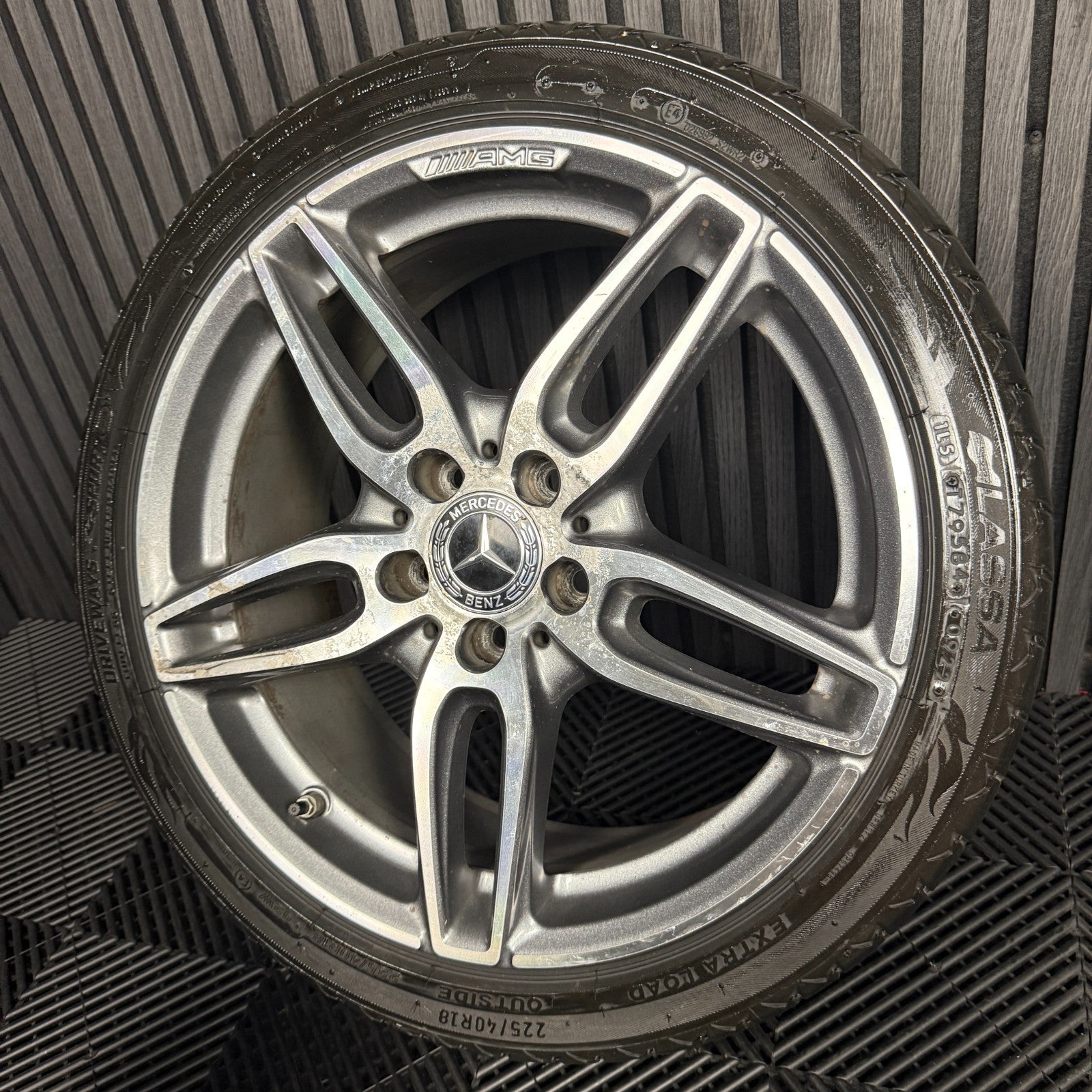 1X 18'' GENUINE AMG MERCEDES A B CLASS CLA GREY DC ALLOY WHEEL TYRE A1764010700