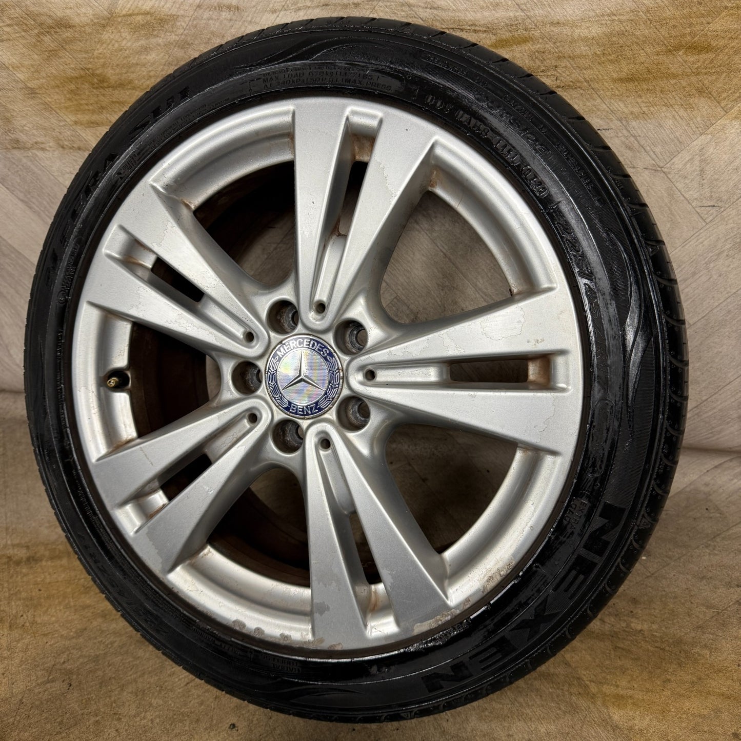 1X 17'' GENUINE MERCEDES A B CLASS CLA SILVER ALLOY WHEEL TYRE A2464011400