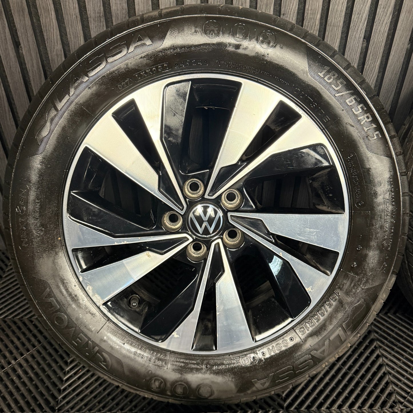 15'' GENUINE VW POLO NEW MODEL MK6 SEYNE ALLOY WHEELS ALLOYS TYRES 2G0601025D