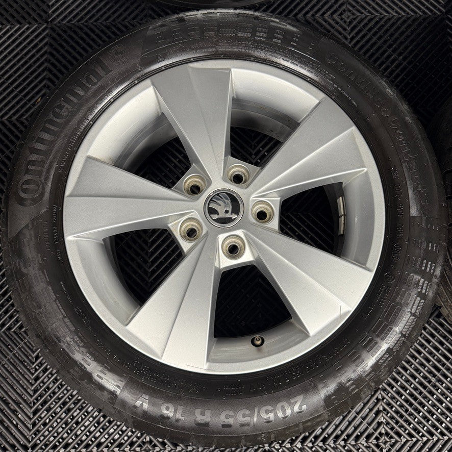 16'' GENUINE SKODA OCTAVIA MK3 5 SPOKE WHEELS TYRES ALLOYS 5E0601025BE