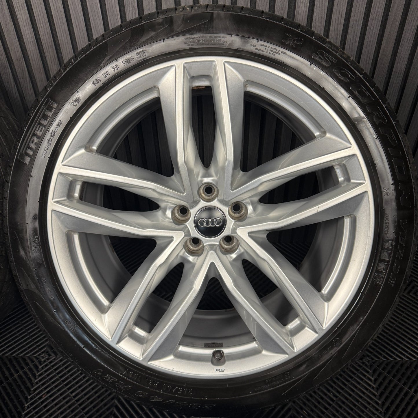21'' GENUINE AUDI Q7 S LINE RS SILVER ALLOY WHEELS ALLOYS TYRES 4M0601025S