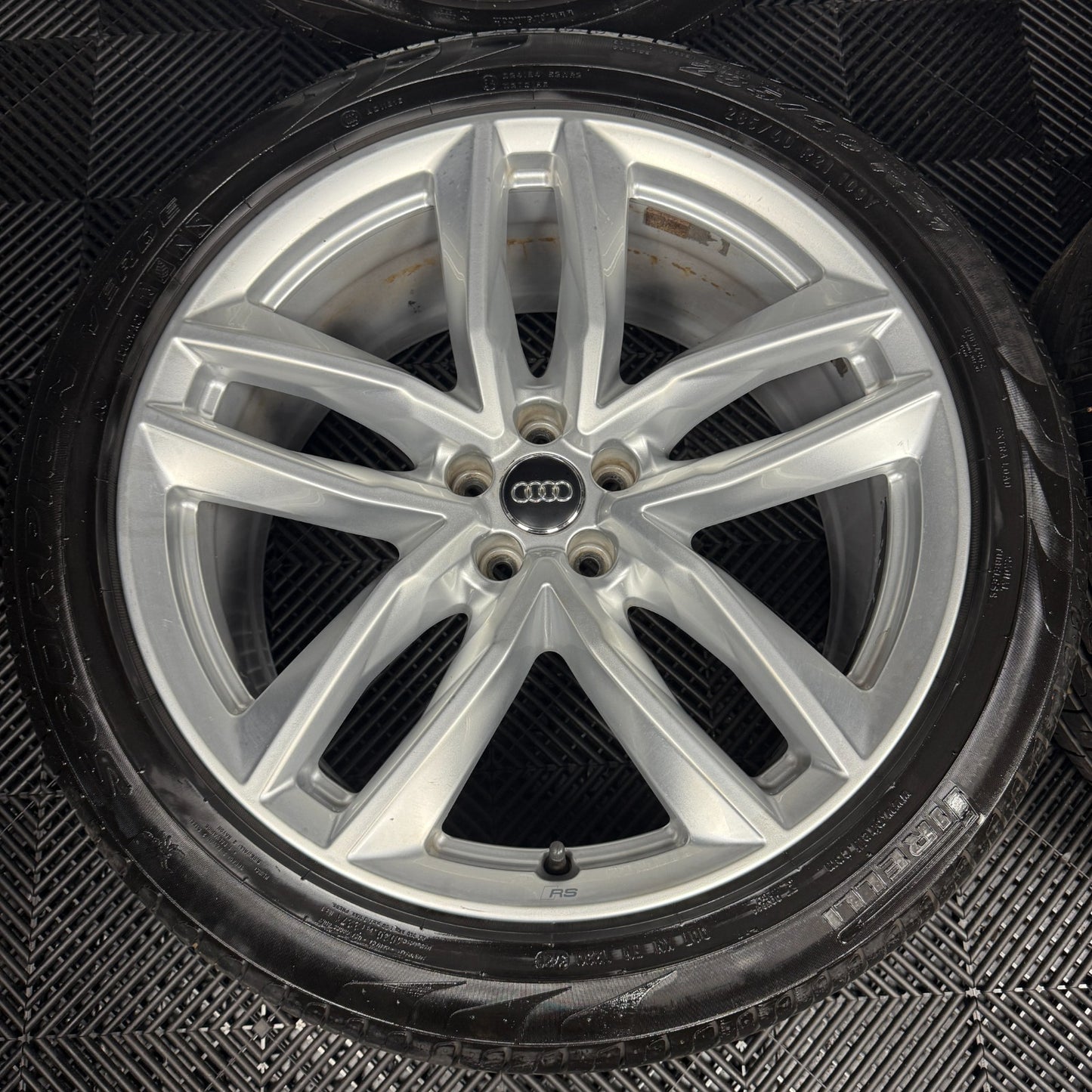 21'' GENUINE AUDI Q7 S LINE RS SILVER ALLOY WHEELS ALLOYS TYRES 4M0601025S