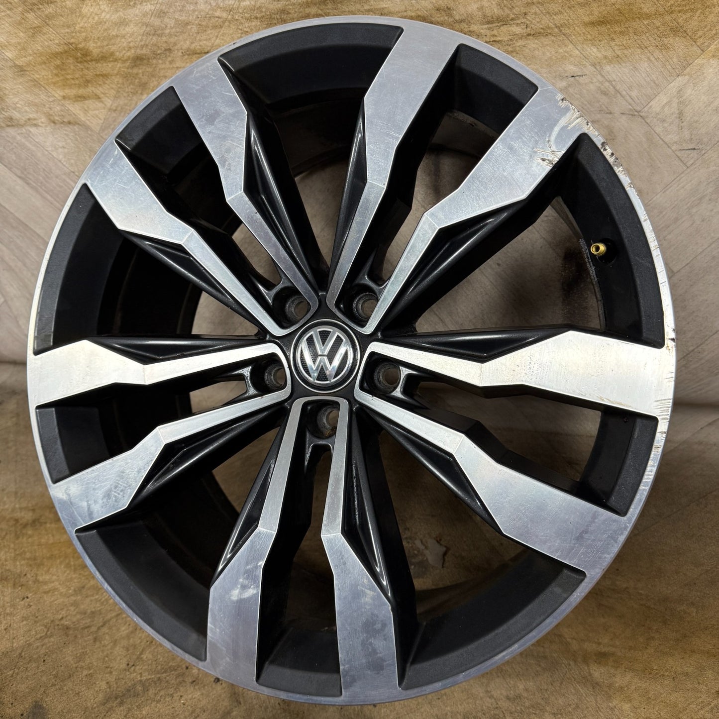 1X 20'' GENUINE VW TIGUAN SUZUKA R LINE 5NA601025G DC ALLOY TYRE WHEEL SINGLE