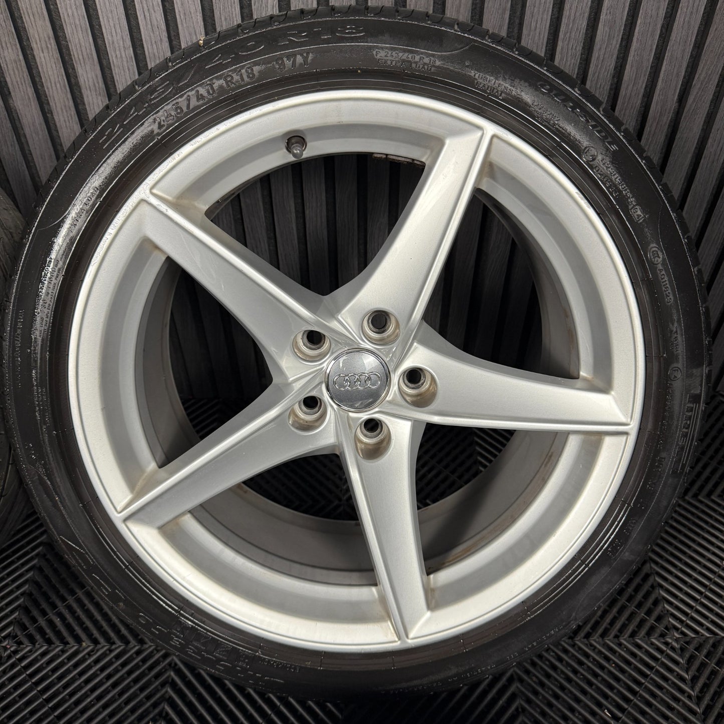 18" GENUINE AUDI A5 S LINE SILVER 5 SPOKE ALLOY WHEELS ALLOYS TYRES 8W0601025BG