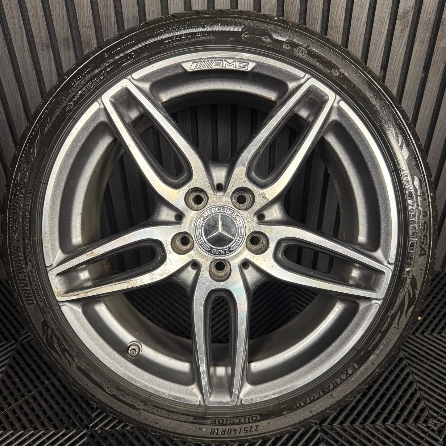 1X 18'' GENUINE AMG MERCEDES A B CLASS CLA GREY DC ALLOY WHEEL TYRE A1764010700