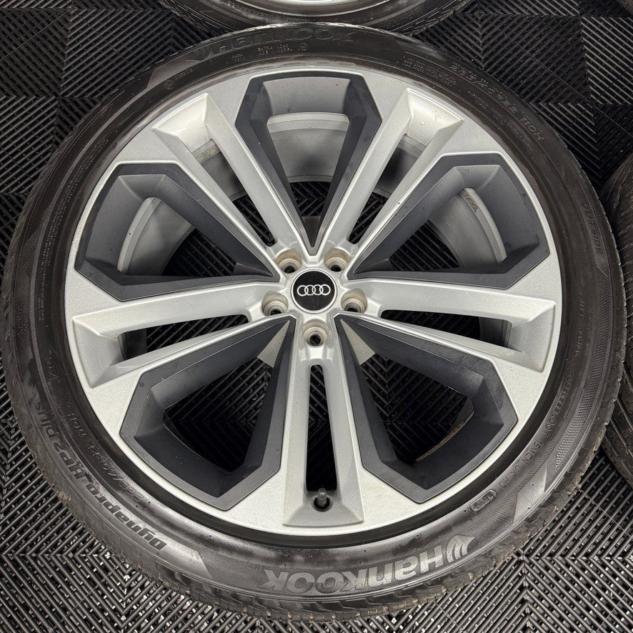 22'' GENUINE AUDI SQ8 Q8 S LINE 4M ALLOY WHEELS ALLOYS TYRES 4M8601025AN