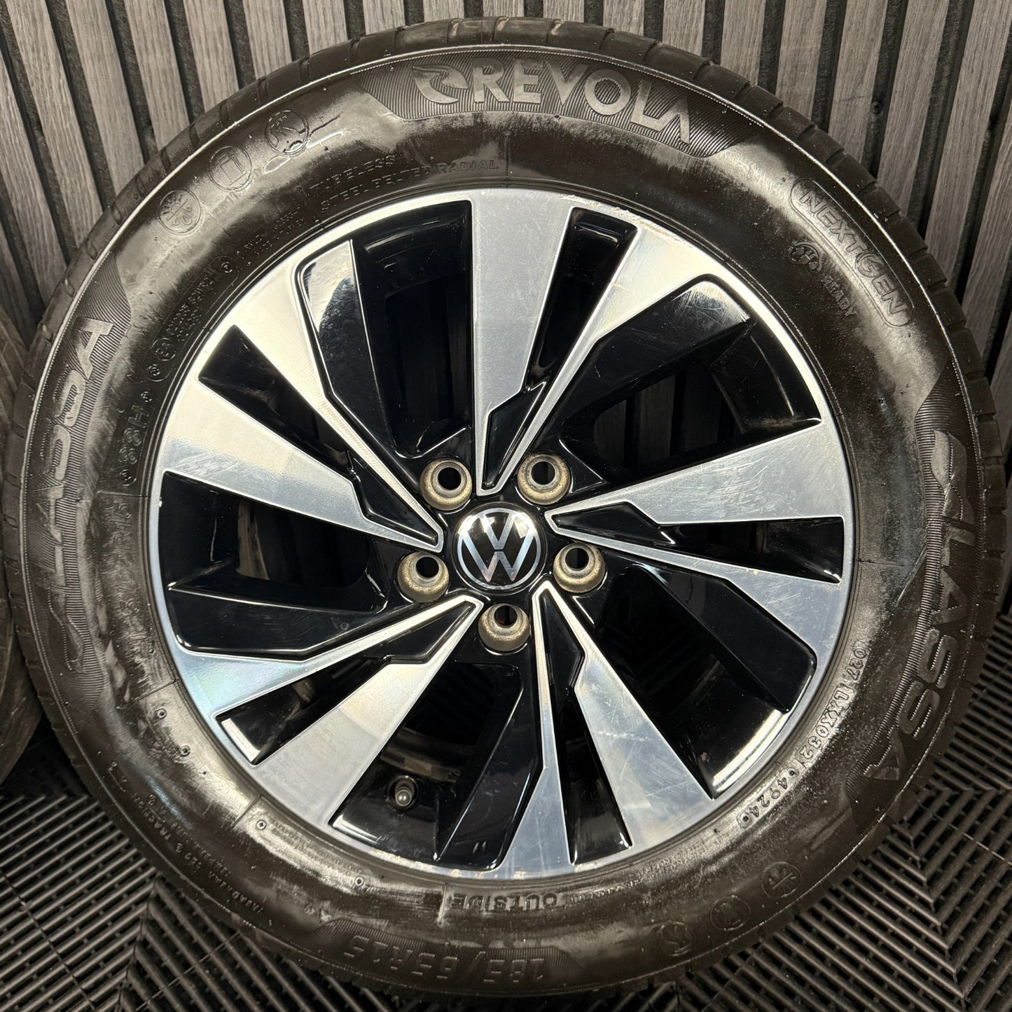 15'' GENUINE VW POLO NEW MODEL MK6 SEYNE ALLOY WHEELS ALLOYS TYRES 2G0601025D