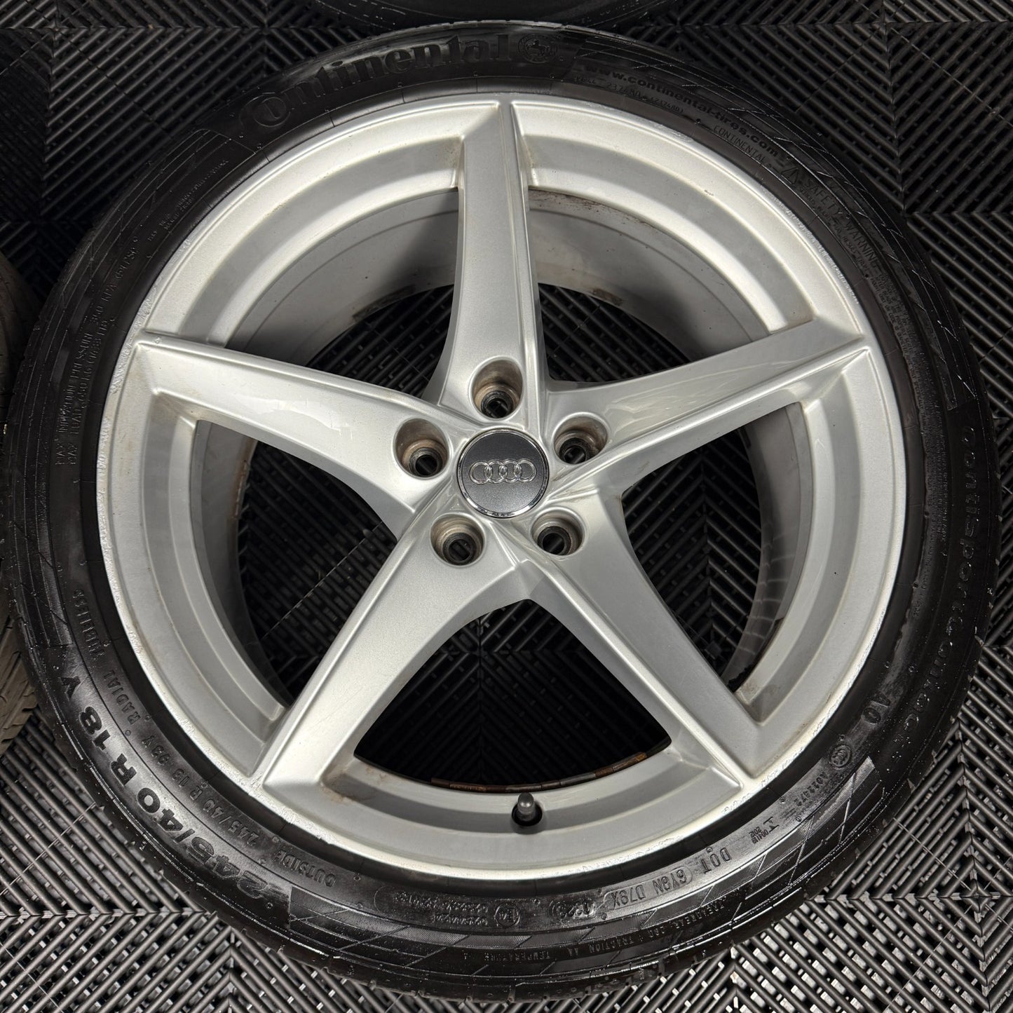 18" GENUINE AUDI A5 S LINE SILVER 5 SPOKE ALLOY WHEELS ALLOYS TYRES 8W0601025BG