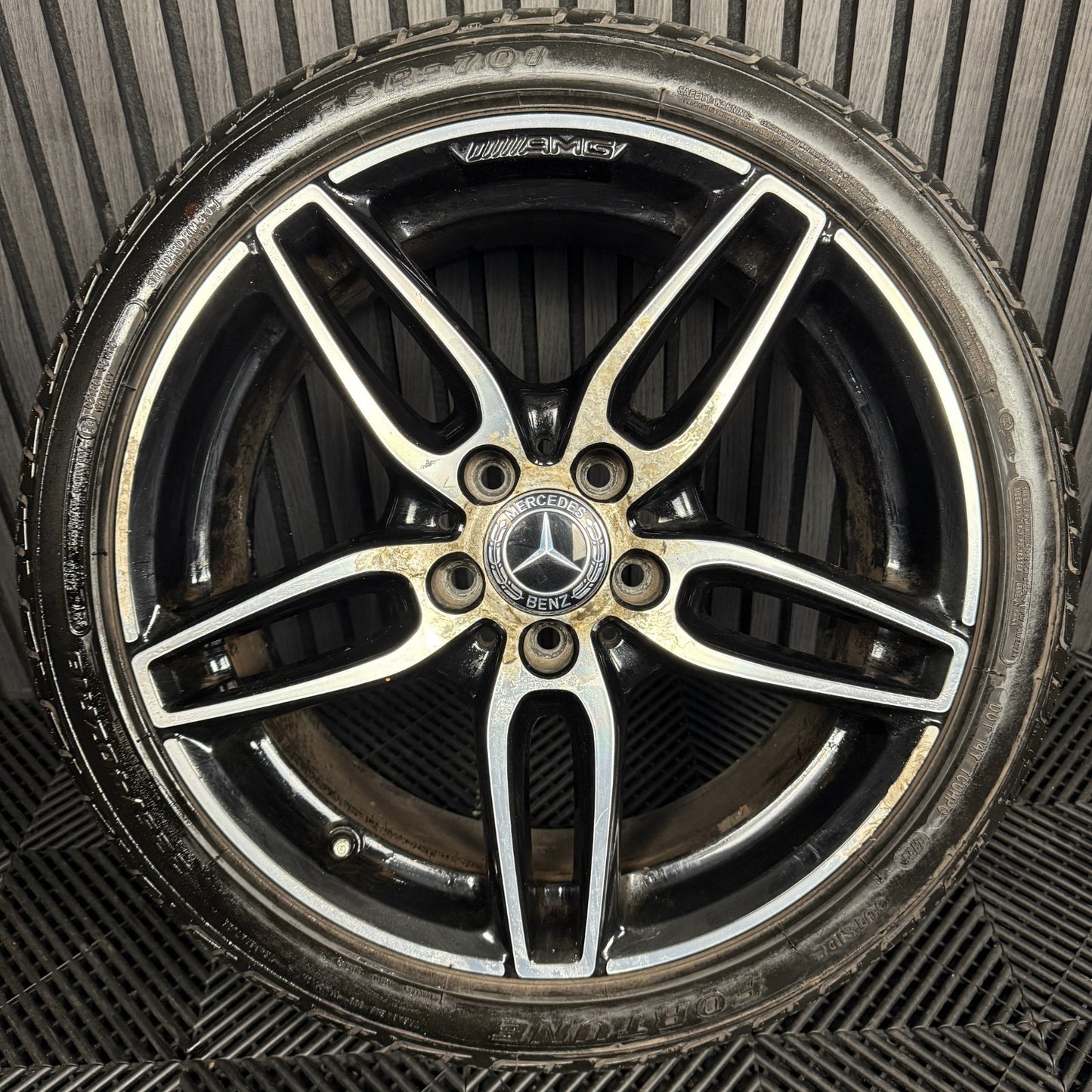 1X 18'' GENUINE AMG MERCEDES A B CLASS CLA BLACK DC ALLOY WHEEL TYRE A1764010700