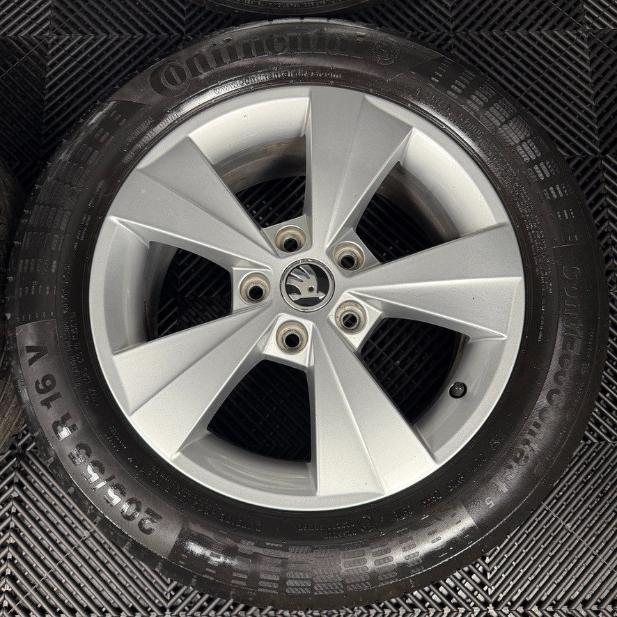 16'' GENUINE SKODA OCTAVIA MK3 5 SPOKE WHEELS TYRES ALLOYS 5E0601025BE