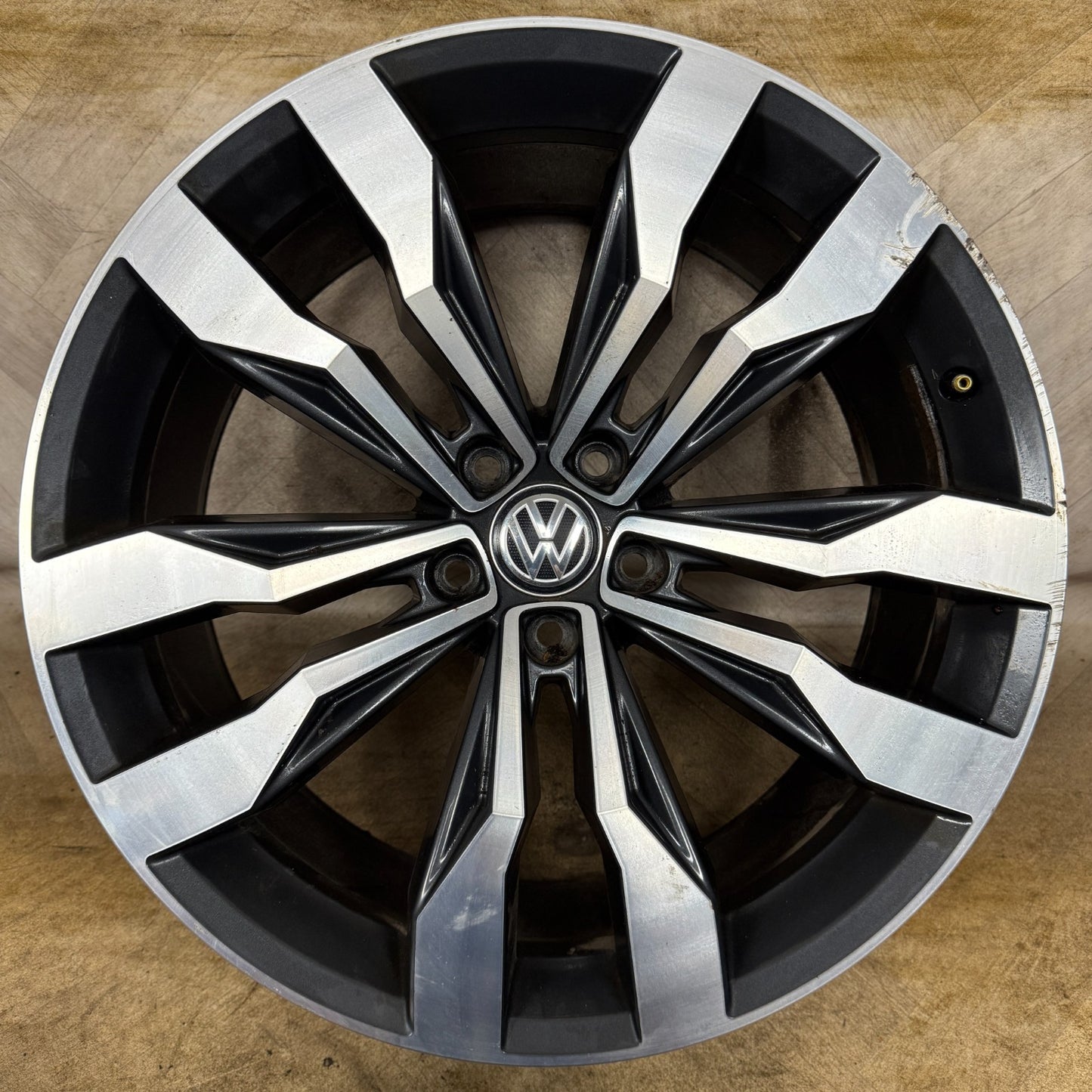 1X 20'' GENUINE VW TIGUAN SUZUKA R LINE 5NA601025G DC ALLOY TYRE WHEEL SINGLE