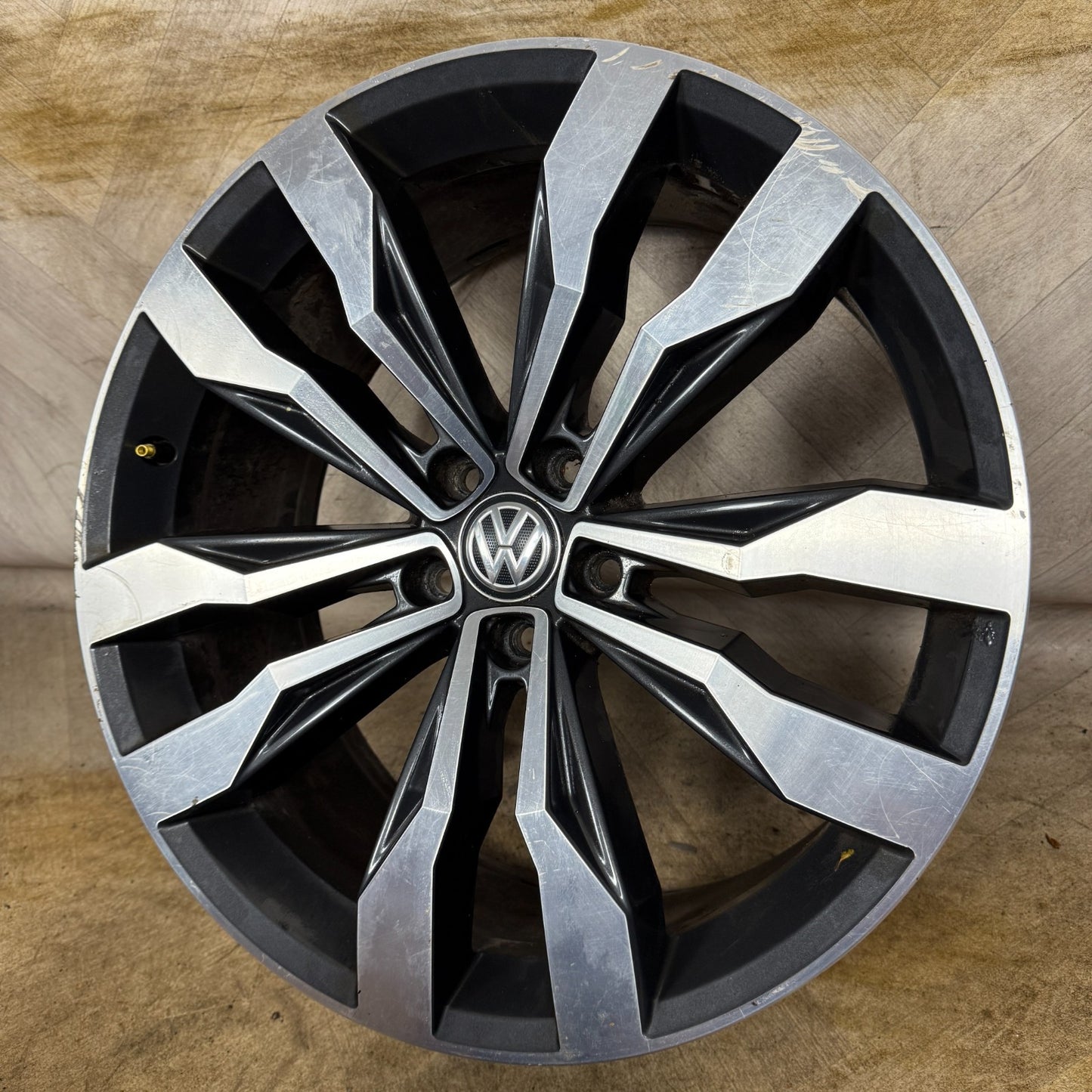 1X 20'' GENUINE VW TIGUAN SUZUKA R LINE 5NA601025G DC ALLOY TYRE WHEEL SINGLE