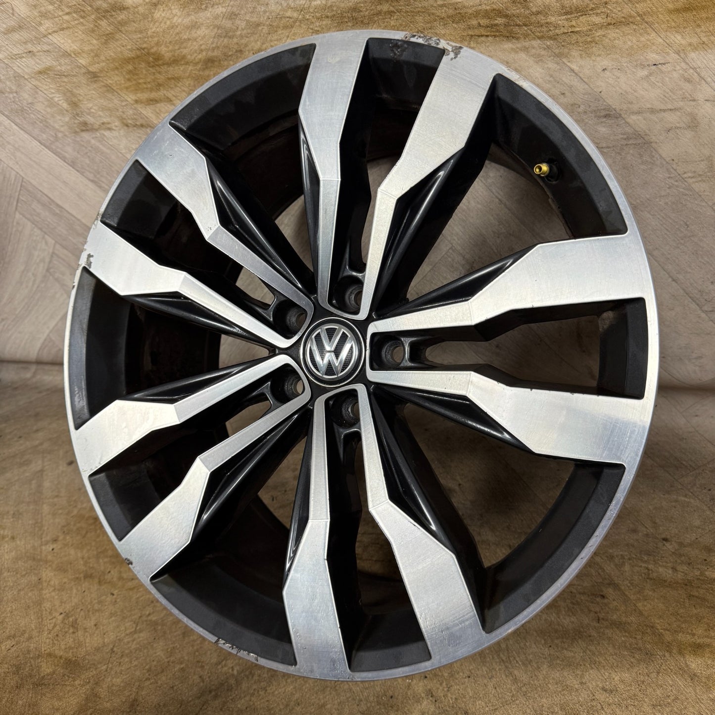 1X 20'' GENUINE VW TIGUAN SUZUKA R LINE 5NA601025G DC ALLOY TYRE WHEEL SINGLE