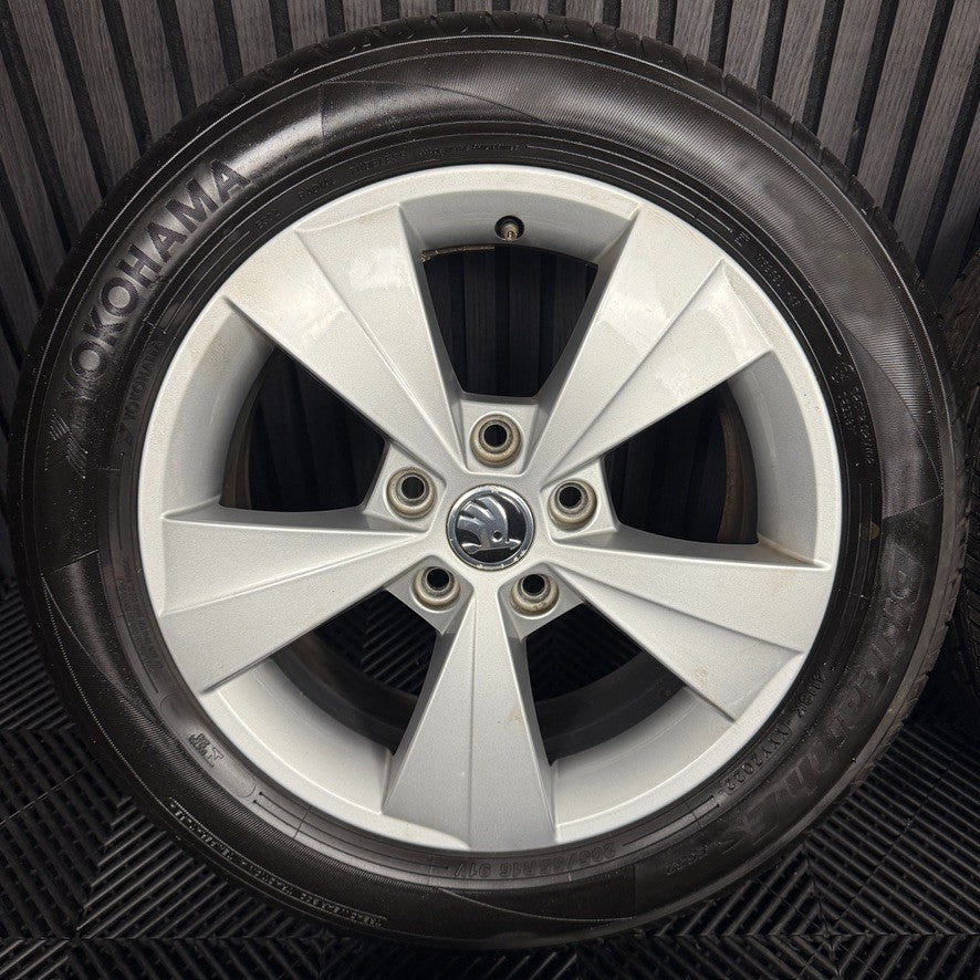 16'' GENUINE SKODA OCTAVIA MK3 5 SPOKE WHEELS TYRES ALLOYS 5E0601025BE