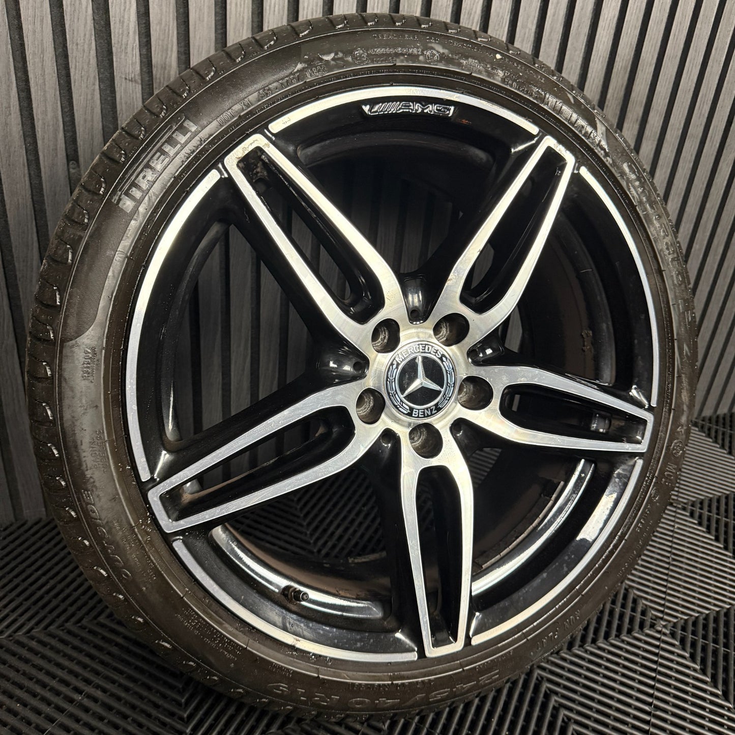 1X 19" GENUINE AMG MERCEDES E CLASS BLACK ALLOY WHEEL W213 A2134012000 FRONT