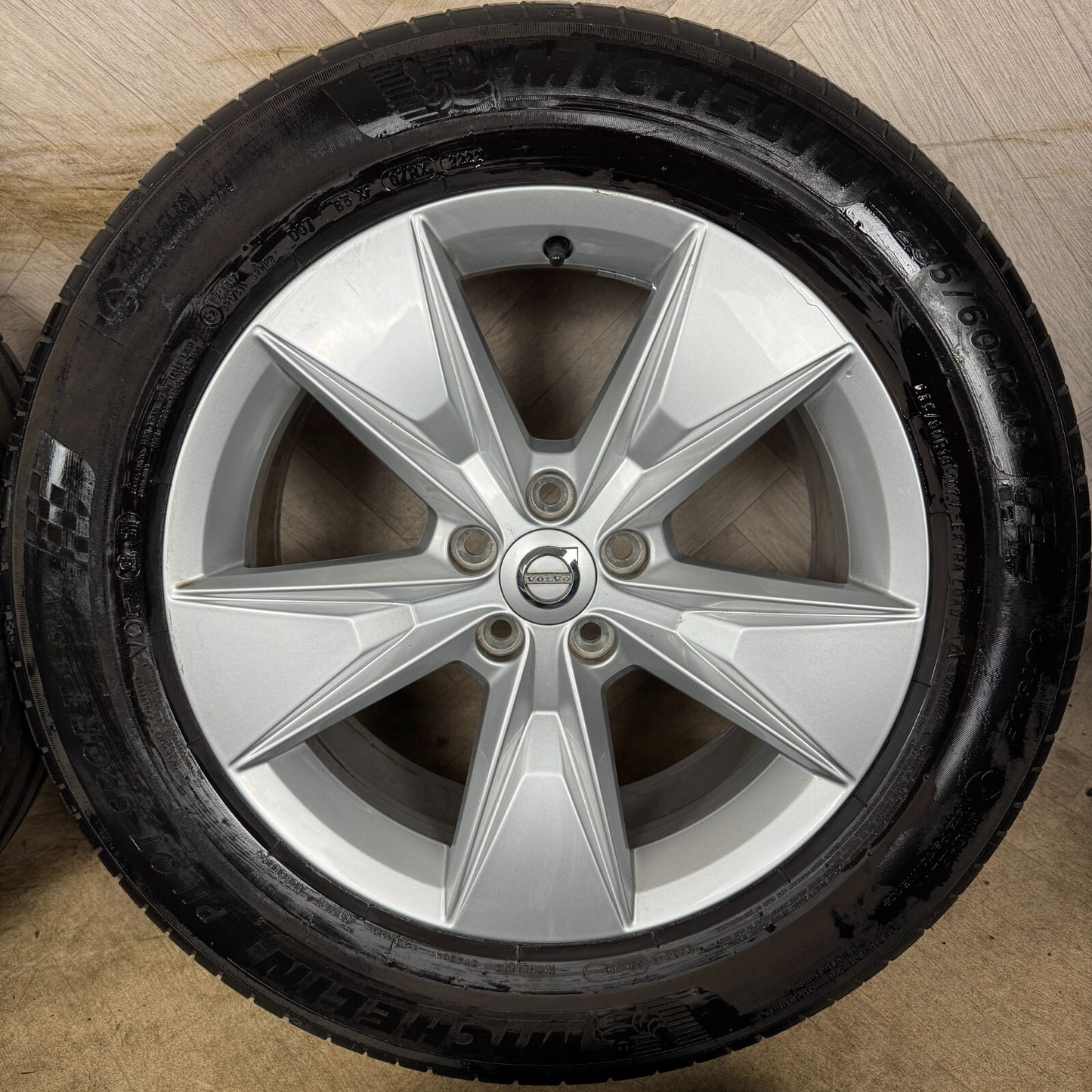 18'' GENUINE VOLVO XC60 5 SPOKE SILVER ALLOY WHEELS TYRES ALLOYS 5X108 31680200