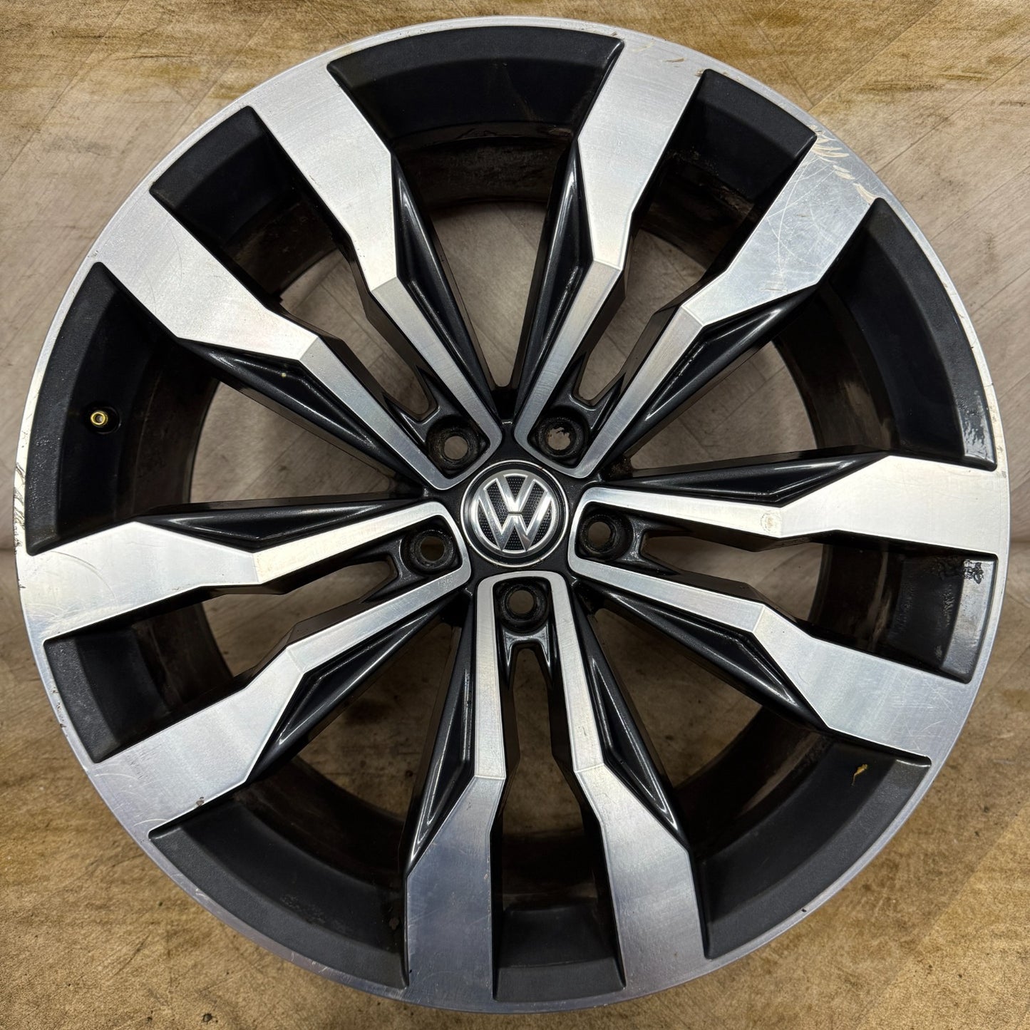 1X 20'' GENUINE VW TIGUAN SUZUKA R LINE 5NA601025G DC ALLOY TYRE WHEEL SINGLE