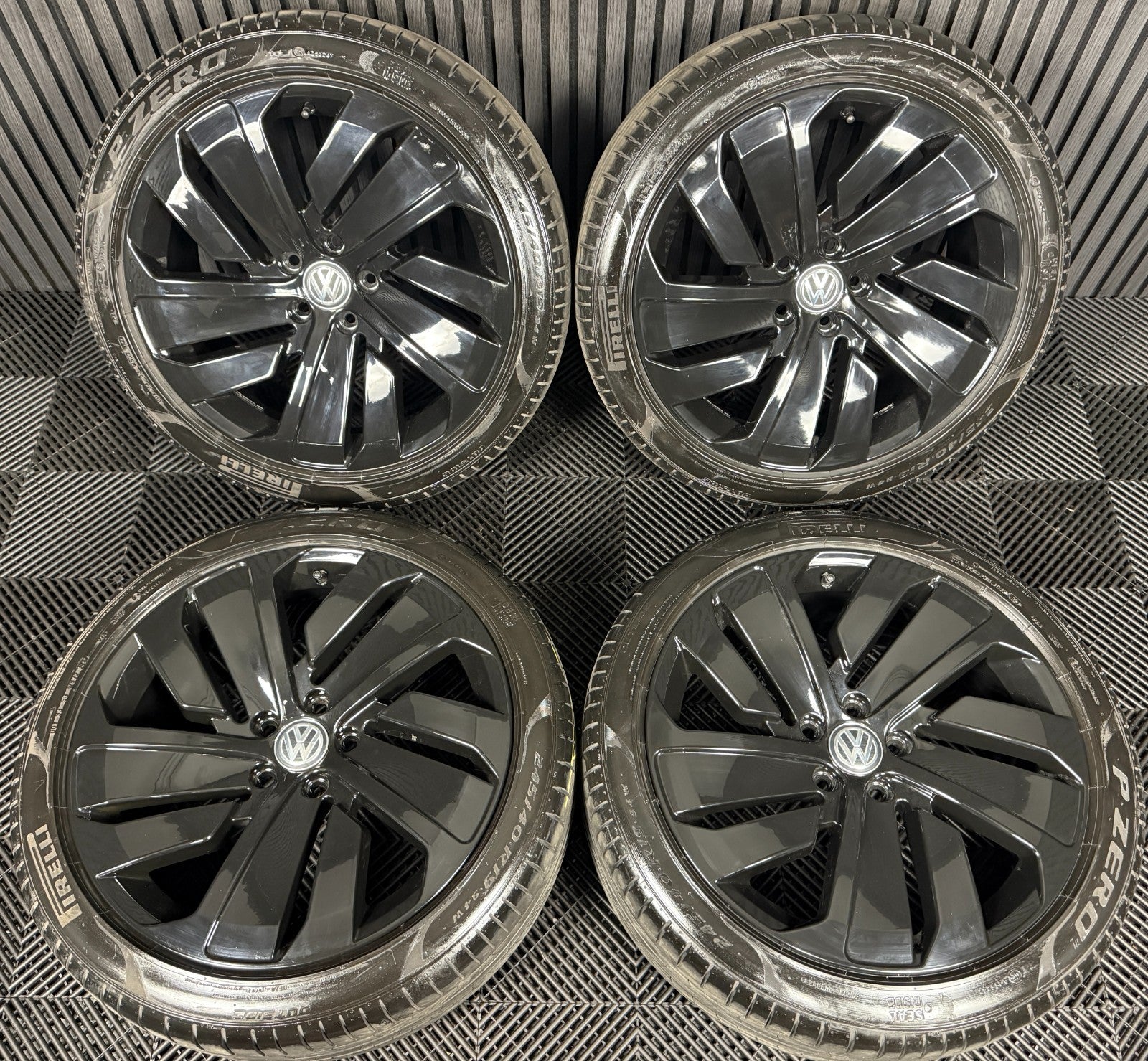 19'' GENUINE VW ARTEON MONTEVIDEO BLACK R LINE WHEELS TYRES ALLOYS 3G8601025P