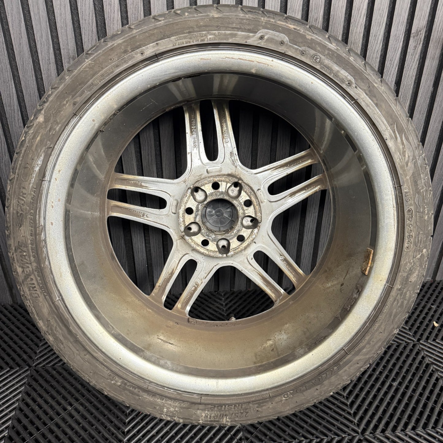 1X 18'' GENUINE AMG MERCEDES A B CLASS CLA GREY DC ALLOY WHEEL TYRE A1764010700