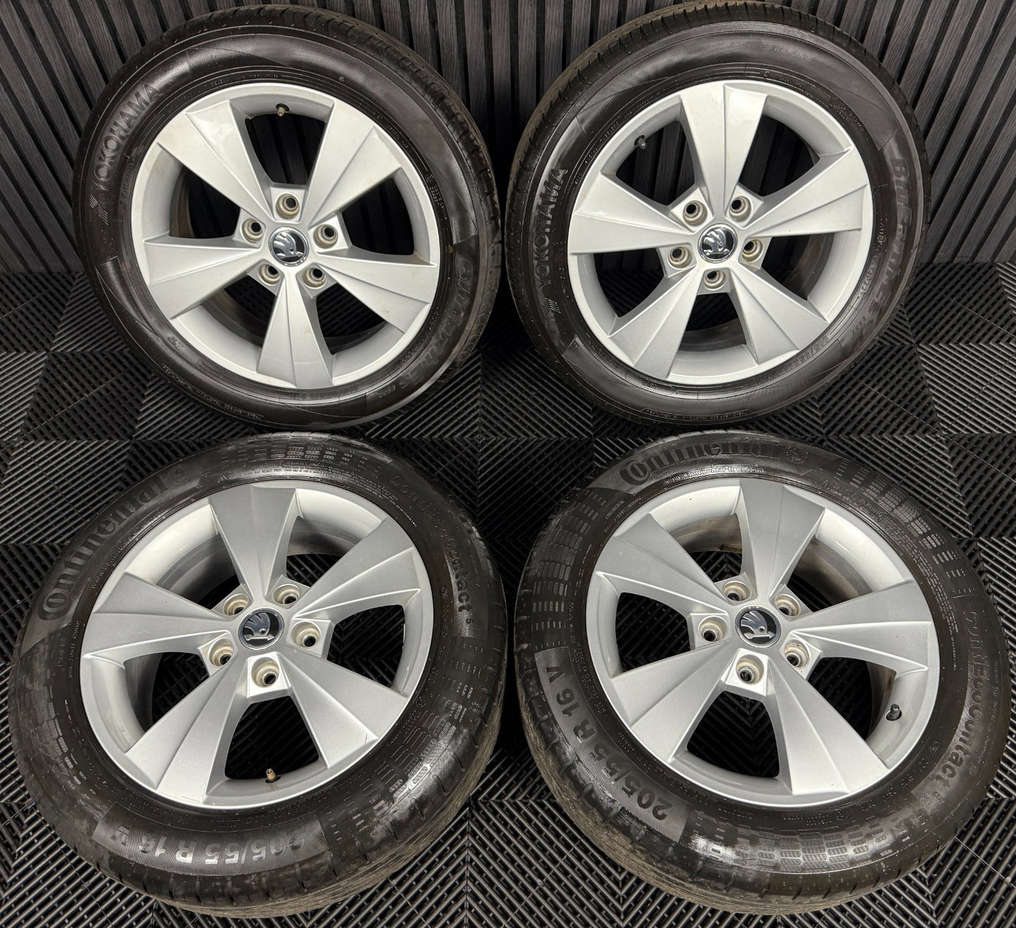 16'' GENUINE SKODA OCTAVIA MK3 5 SPOKE WHEELS TYRES ALLOYS 5E0601025BE