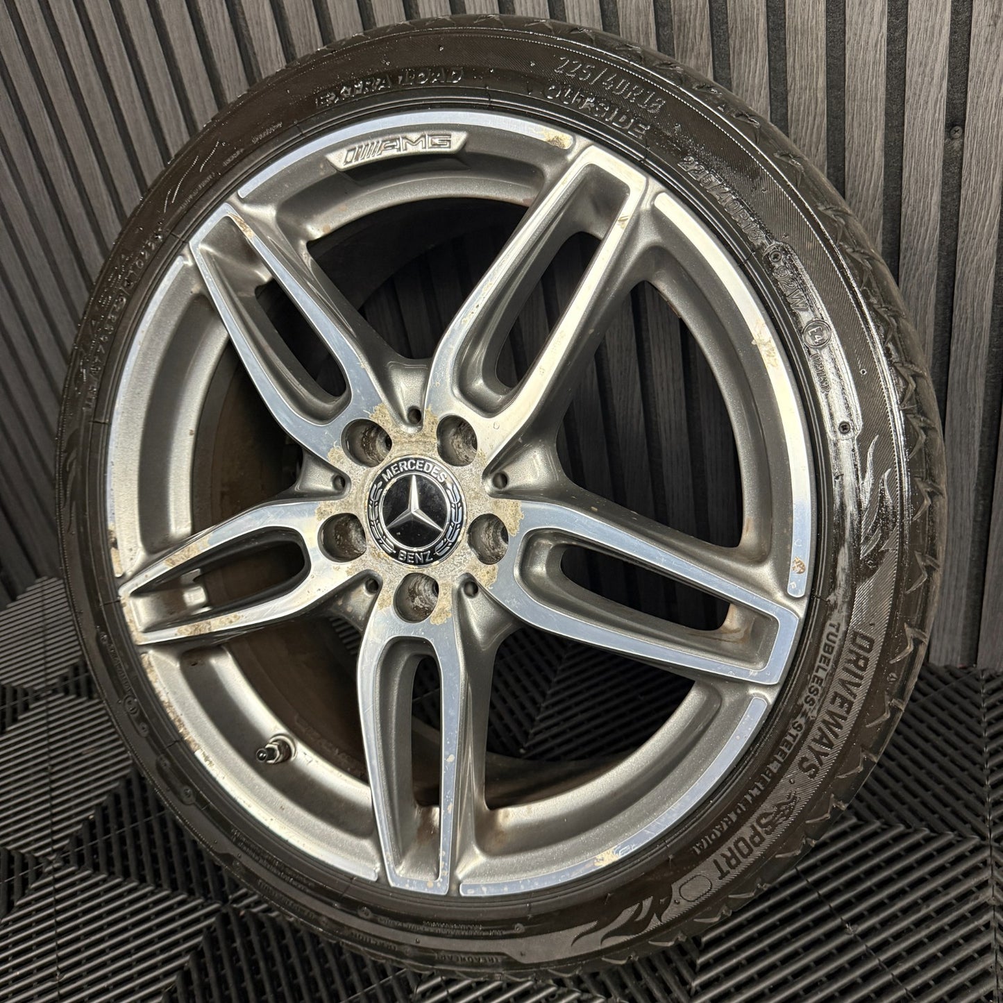 1X 18'' GENUINE AMG MERCEDES A B CLASS CLA GREY DC ALLOY WHEEL TYRE A1764010700
