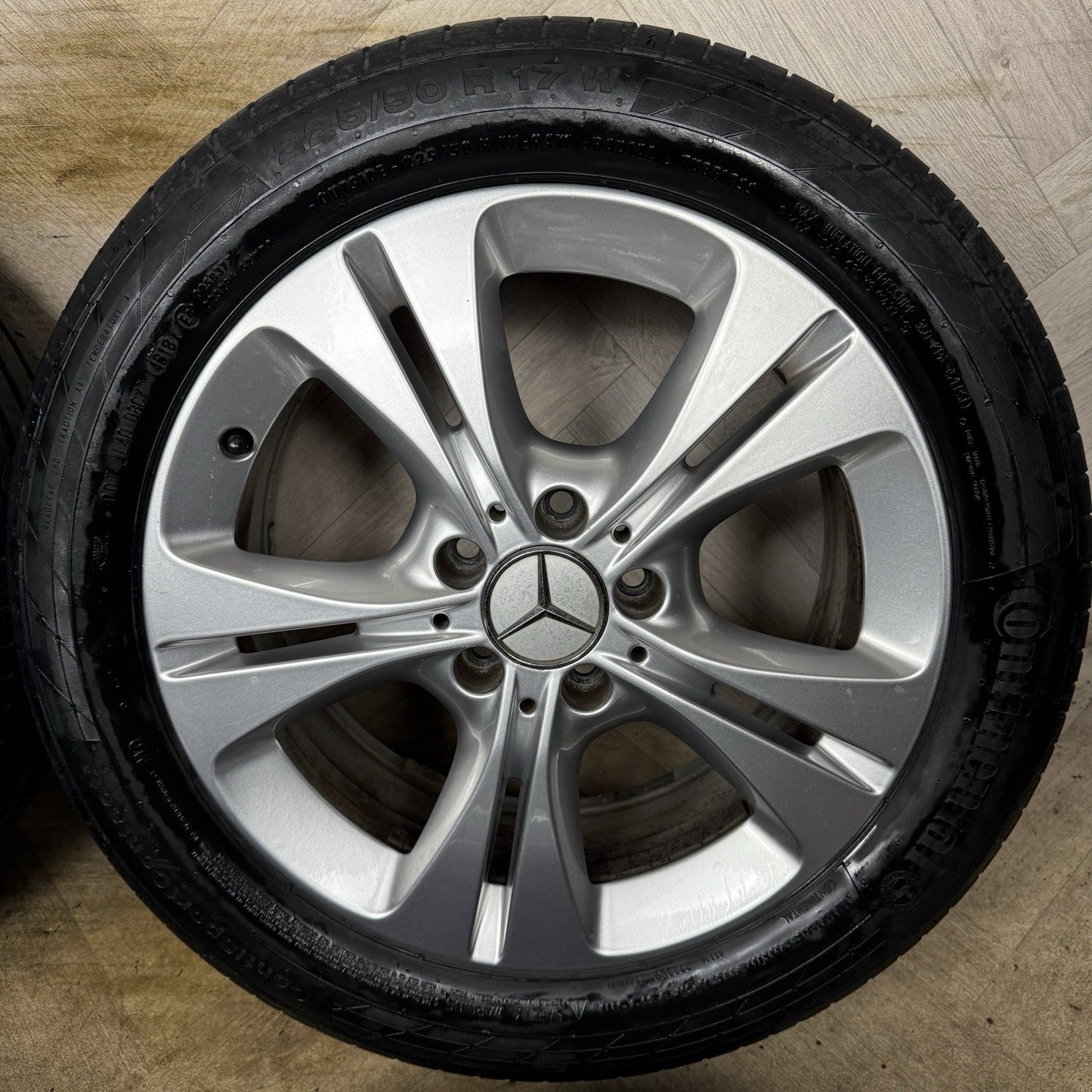 17'' GENUINE MERCEDES C CLASS W205 SILVER ALLOY WHEELS TYRES ALLOYS A2054014300