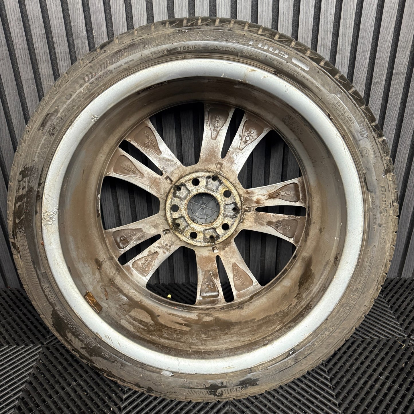 1X 18" GENUINE MERCEDES A CLASS CLA SPORT ALLOY WHEEL TYRE W176 W246 A2464010400