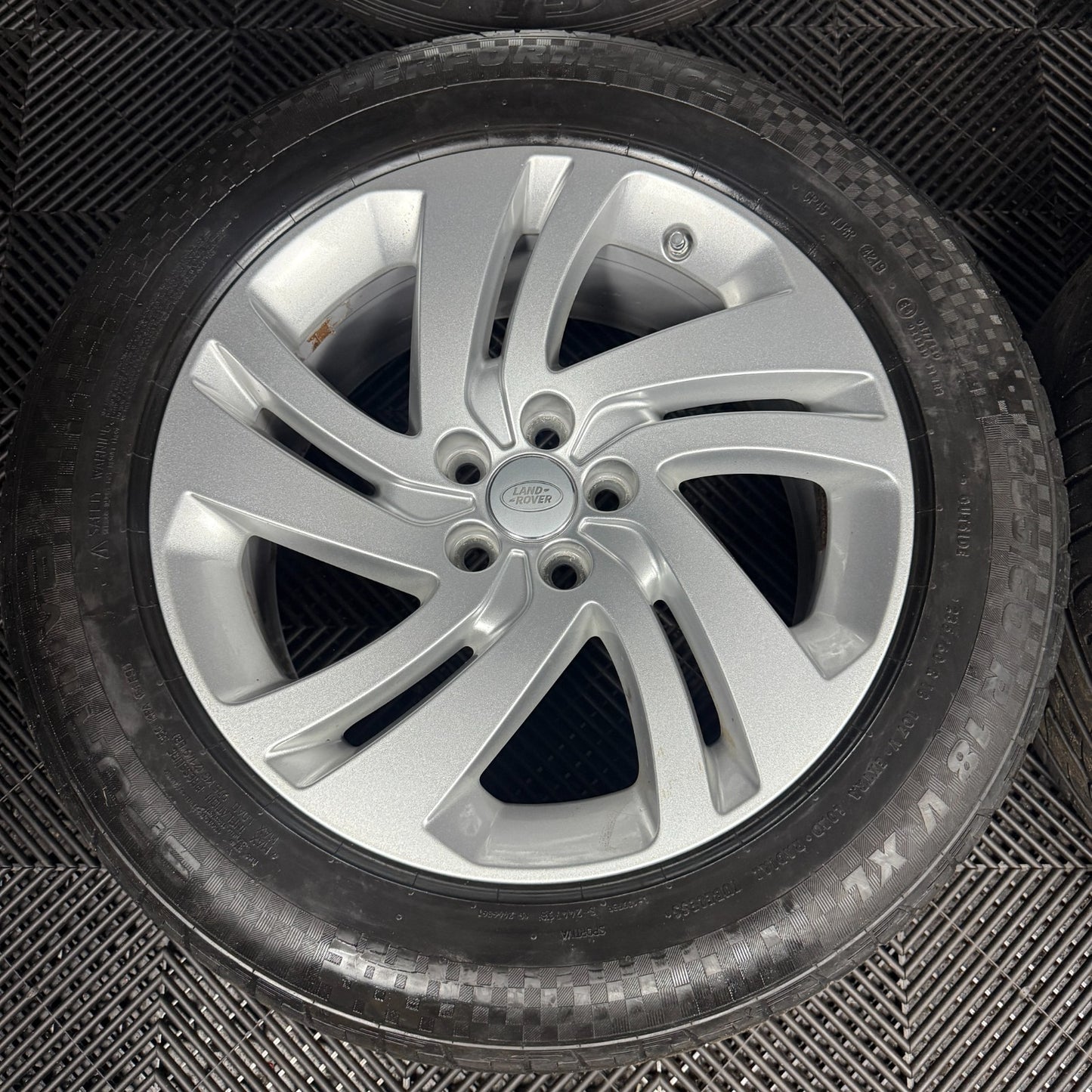 18'' GENUINE RANGE ROVER EVOQUE SILVER DISCOVERY SPORT LAND ALLOY WHEELS TYRES
