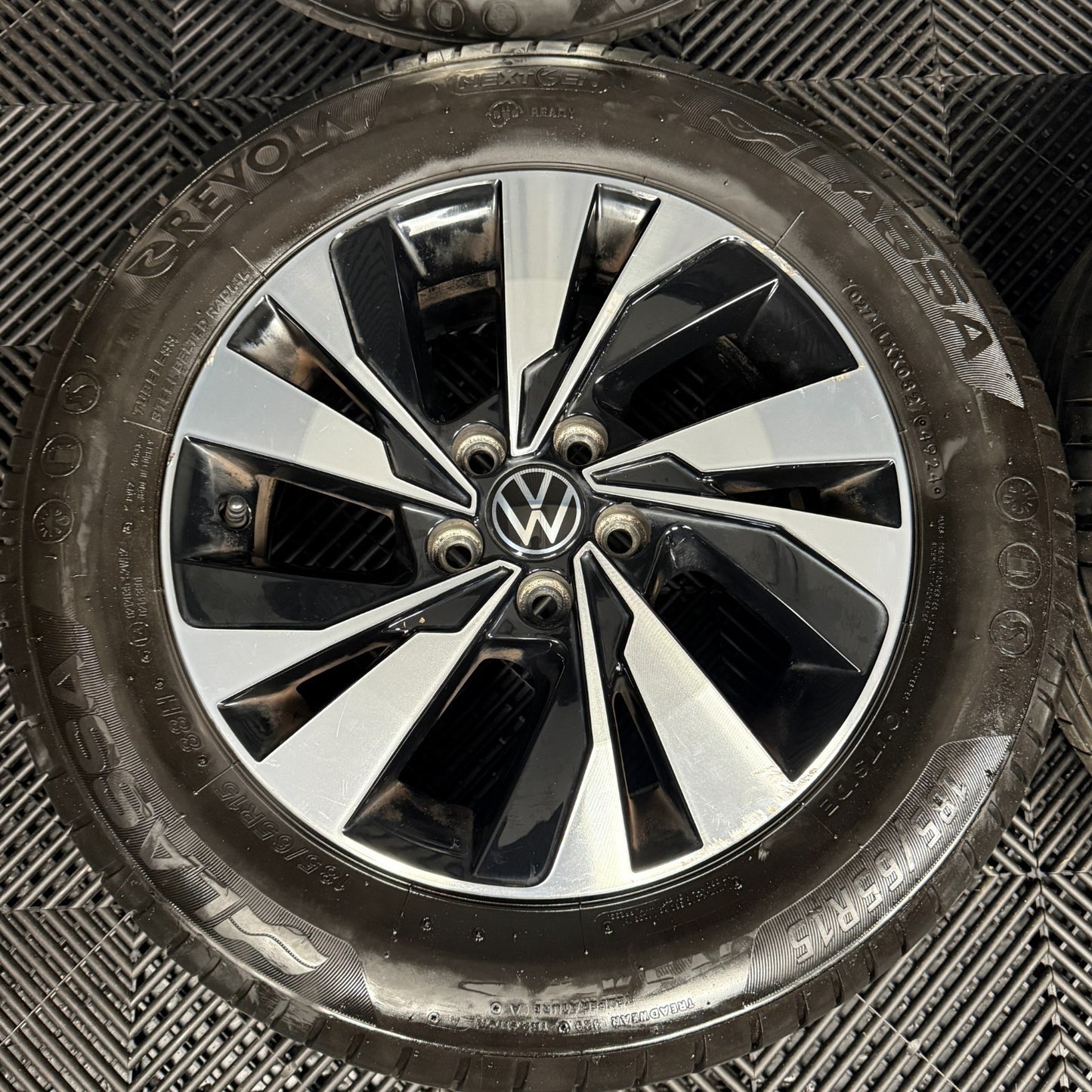 15'' GENUINE VW POLO NEW MODEL MK6 SEYNE ALLOY WHEELS ALLOYS TYRES 2G0601025D