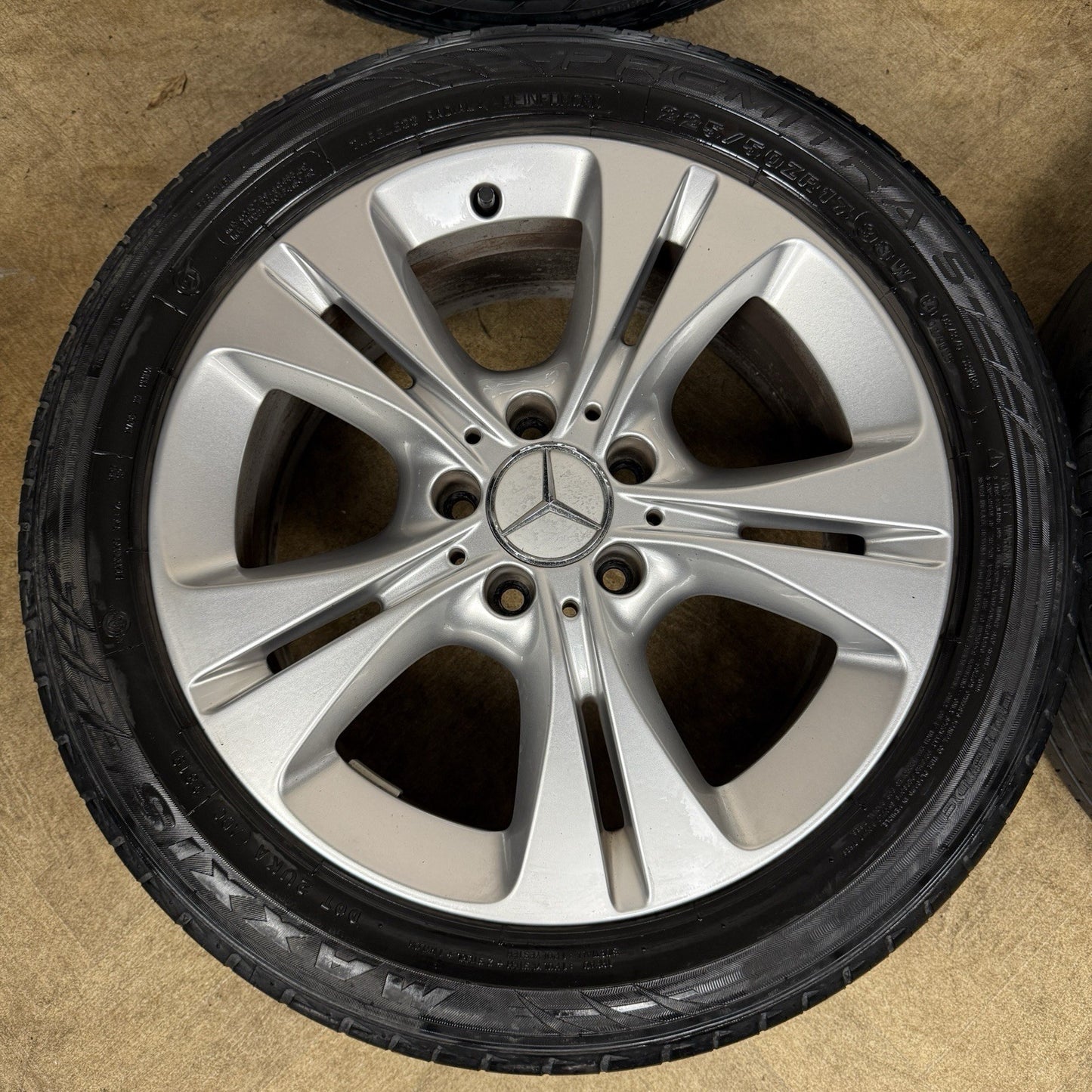 17'' GENUINE MERCEDES C CLASS W205 SILVER ALLOY WHEELS TYRES ALLOYS A2054014300
