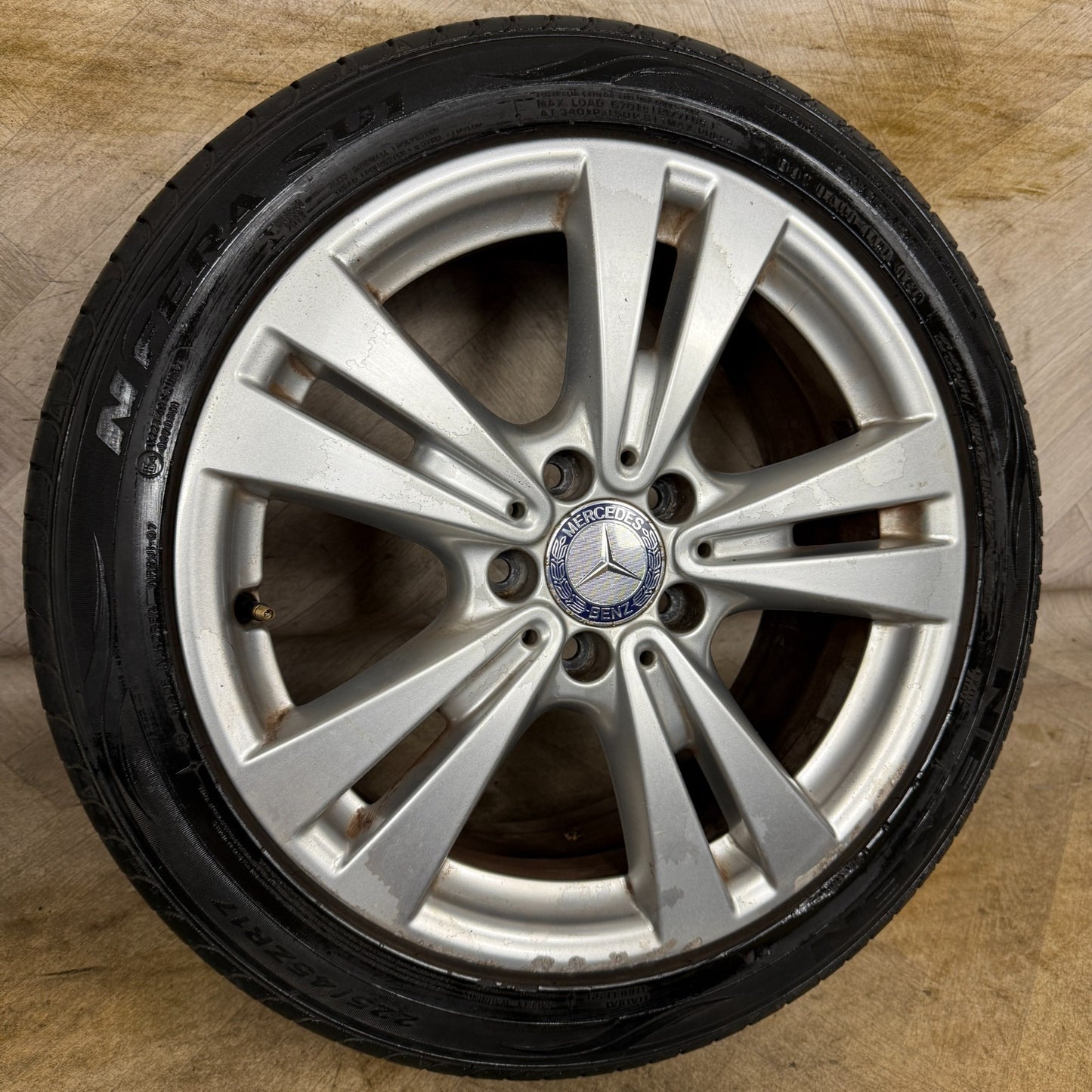 1X 17'' GENUINE MERCEDES A B CLASS CLA SILVER ALLOY WHEEL TYRE A2464011400