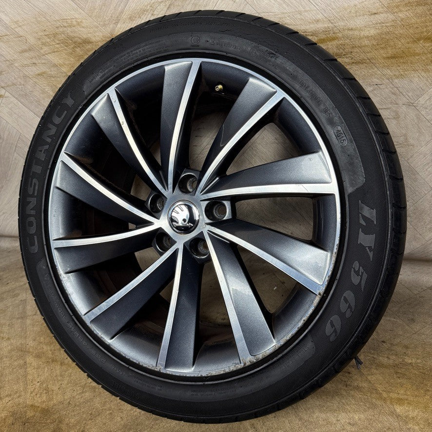 1X 18'' GENUINE SKODA SUPURB MK3 3V TYRE ALLOY WHEEL 3V0601025L SPARE