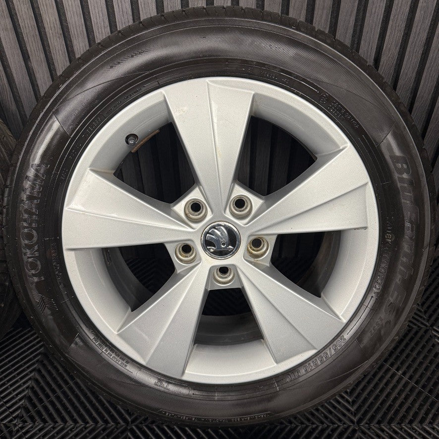 16'' GENUINE SKODA OCTAVIA MK3 5 SPOKE WHEELS TYRES ALLOYS 5E0601025BE