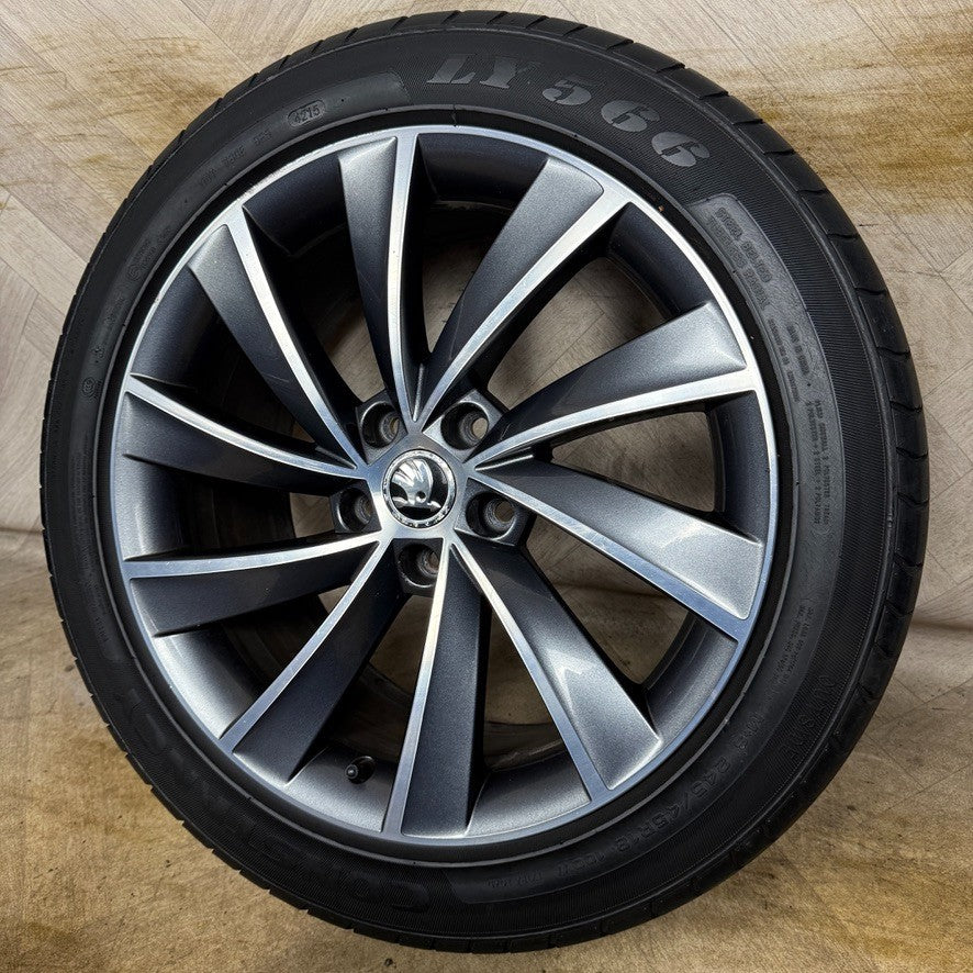 1X 18'' GENUINE SKODA SUPURB MK3 3V TYRE ALLOY WHEEL SPARE 3V0601025L
