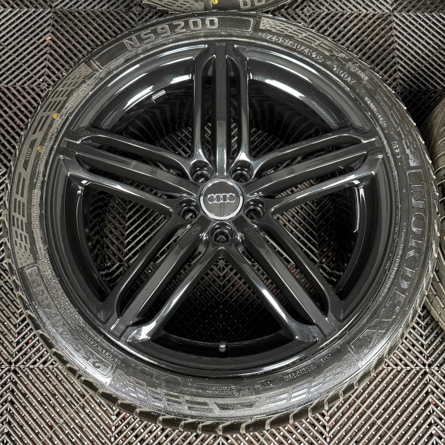 19'' GENUINE AUDI Q3 S LINE BLACK 5 TRIPLE SEGMENT ALLOY WHEELS TYRES ALLOYS