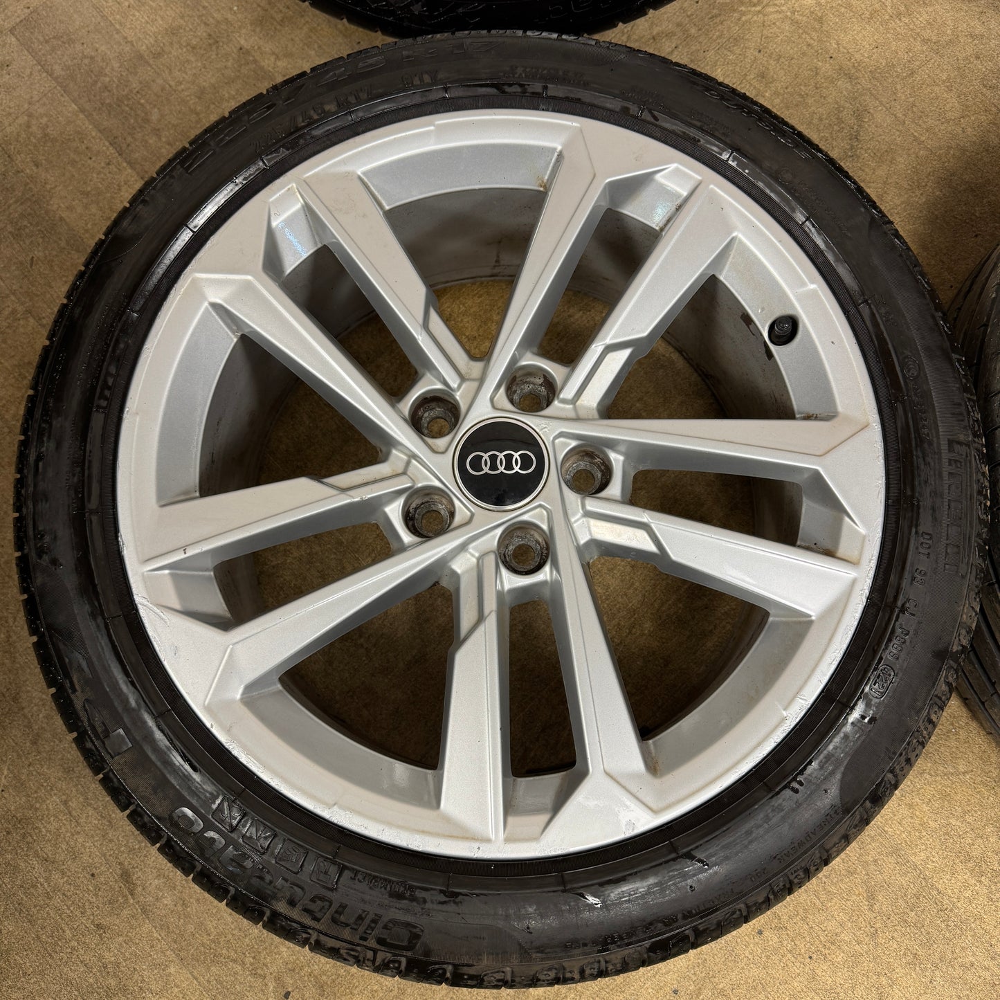 17'' GENUINE AUDI A3 5 DOUBLE SPOKE ALLOY WHEELS ALLOYS TYRES GOLF CADDY 8Y0601025E 5X112