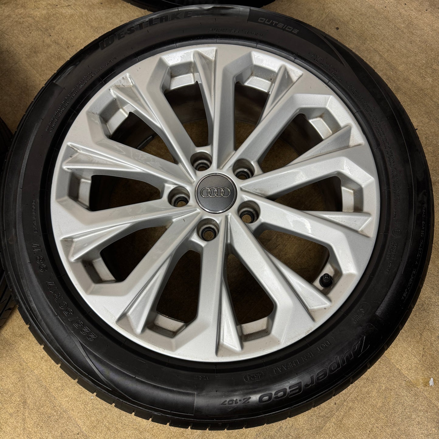 17'' GENUINE AUDI A4 MULTISPOKE B8 B9 A4 ALLOY WHEELS ALLOYS TYRES 8W0601025L