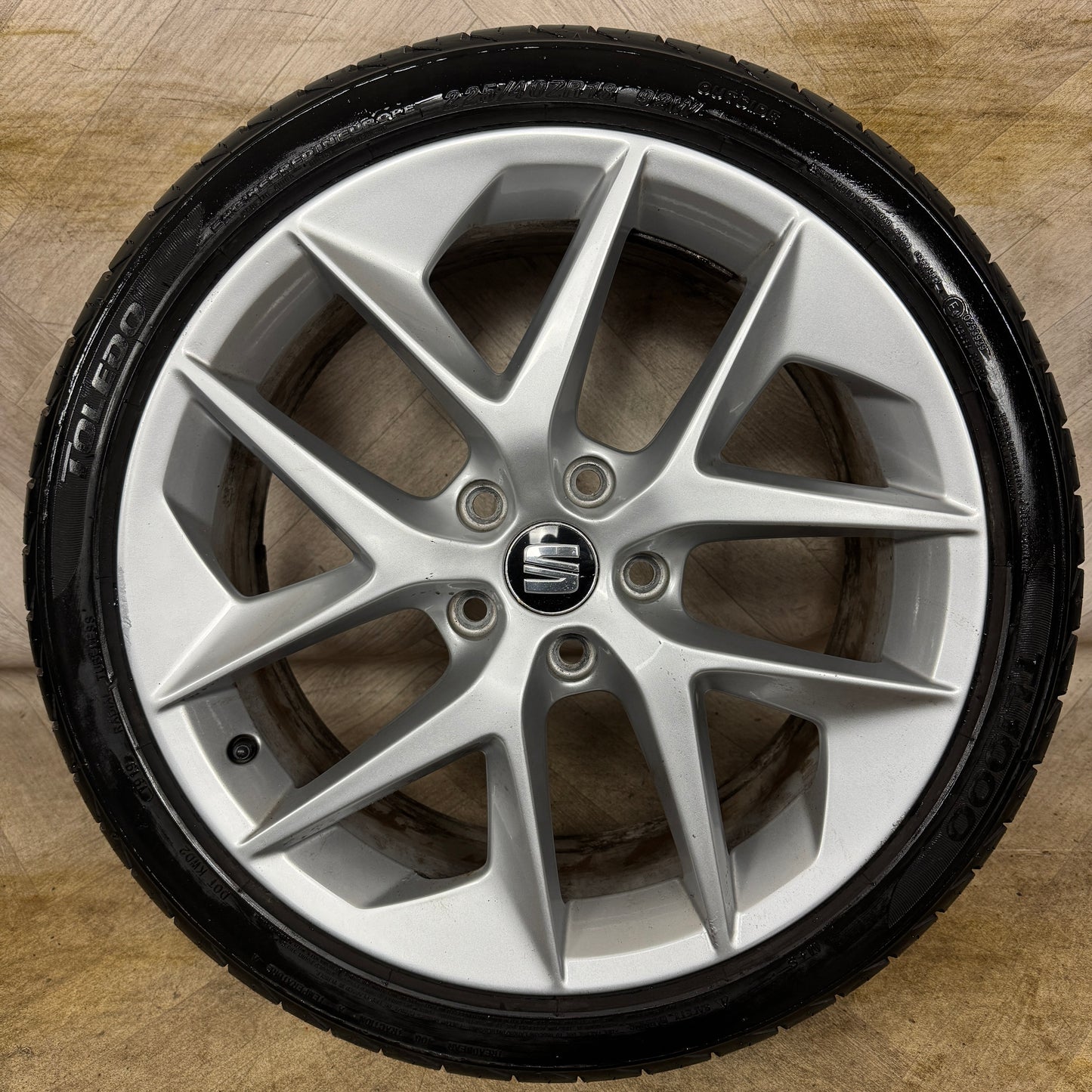 1X 18'' GENUINE SEAT LEON FR PERFORMANCE MK3 ALLOY WHEEL TYRE SINGLE 5X112 FITMENT 7.5J ET51 CENTRE BORE: 57.1 PART: 5F0601025F