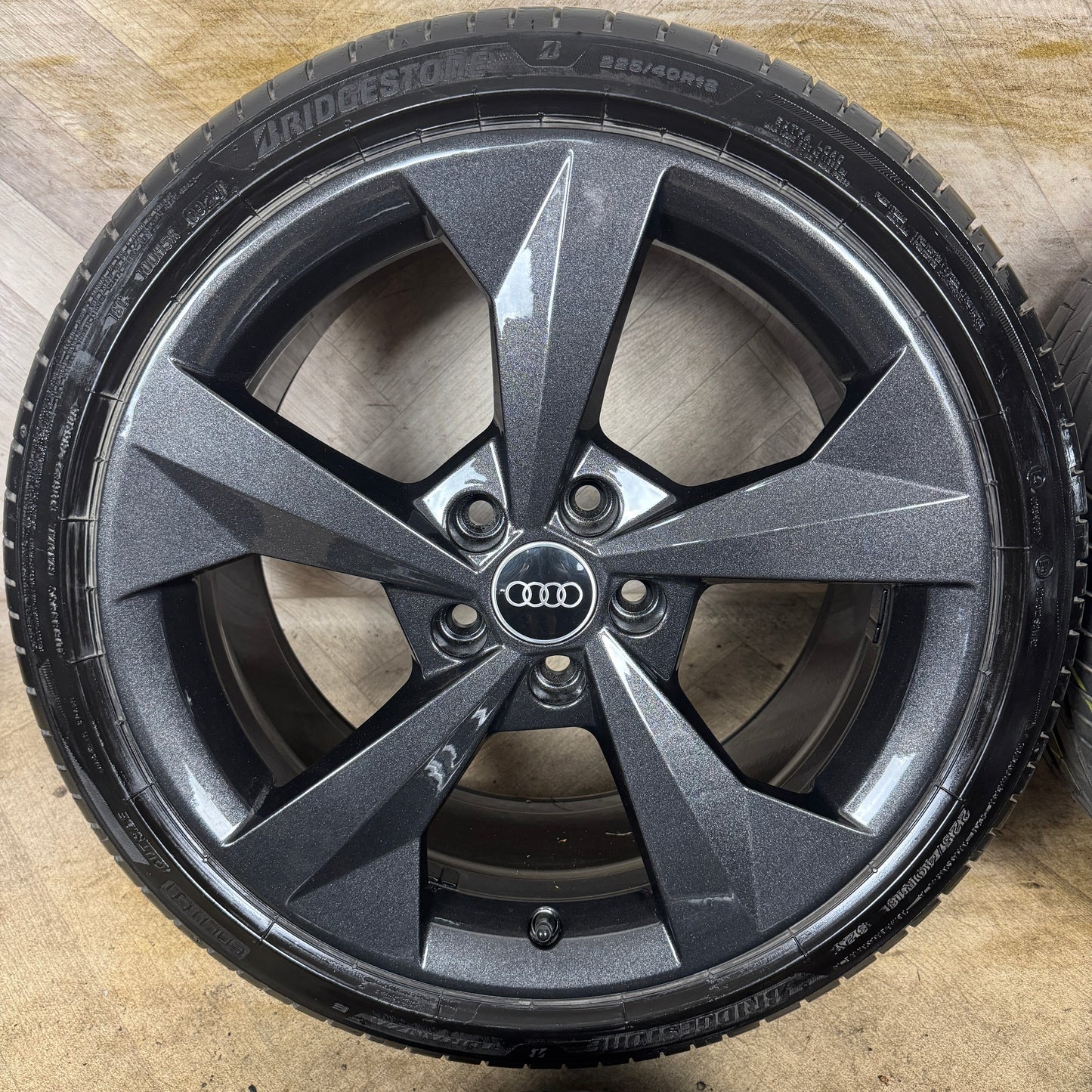 18'' GENUINE AUDI A3 S LINE 5 SPOKE GREY ALLOY WHEELS ALLOYS TYRES S3 GOLF CADDY 5X112 8Y0601025J