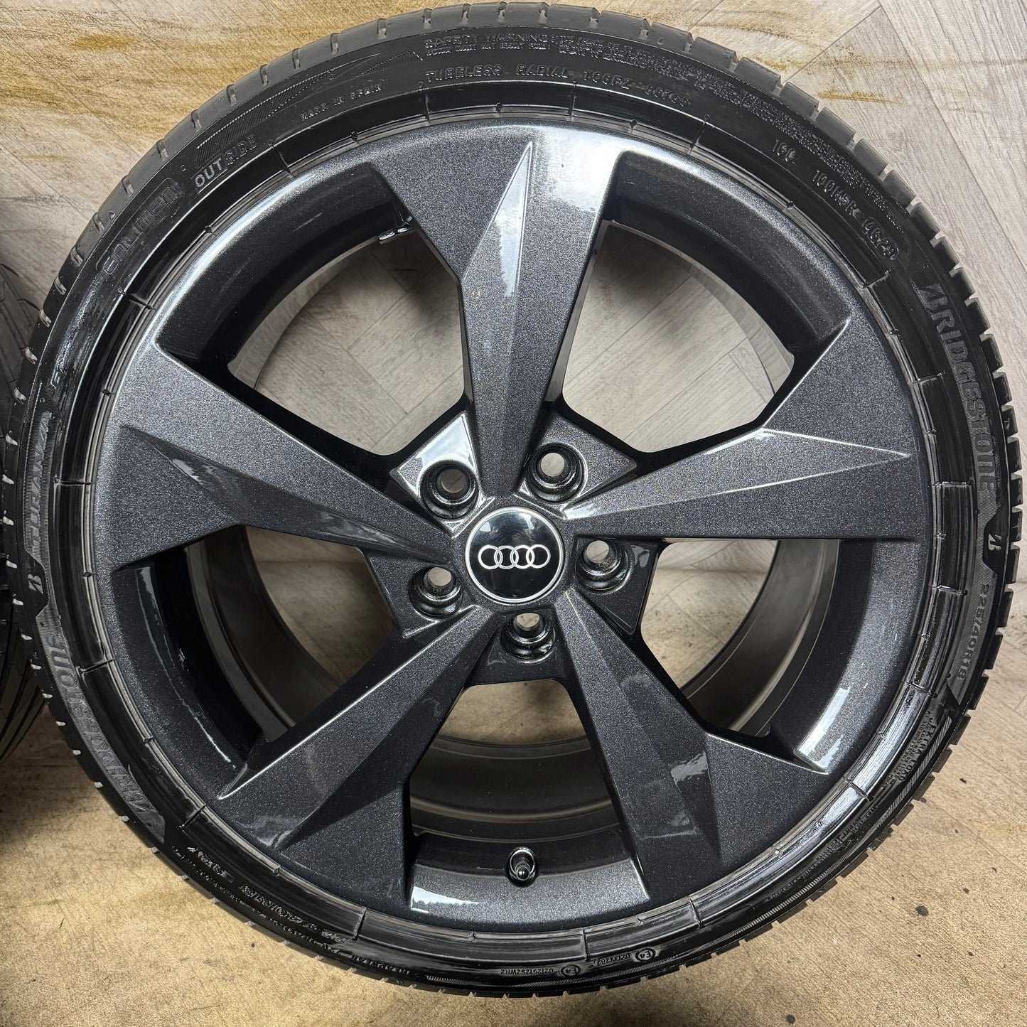 18'' GENUINE AUDI A3 S LINE 5 SPOKE GREY ALLOY WHEELS ALLOYS TYRES S3 GOLF CADDY 5X112 8Y0601025J