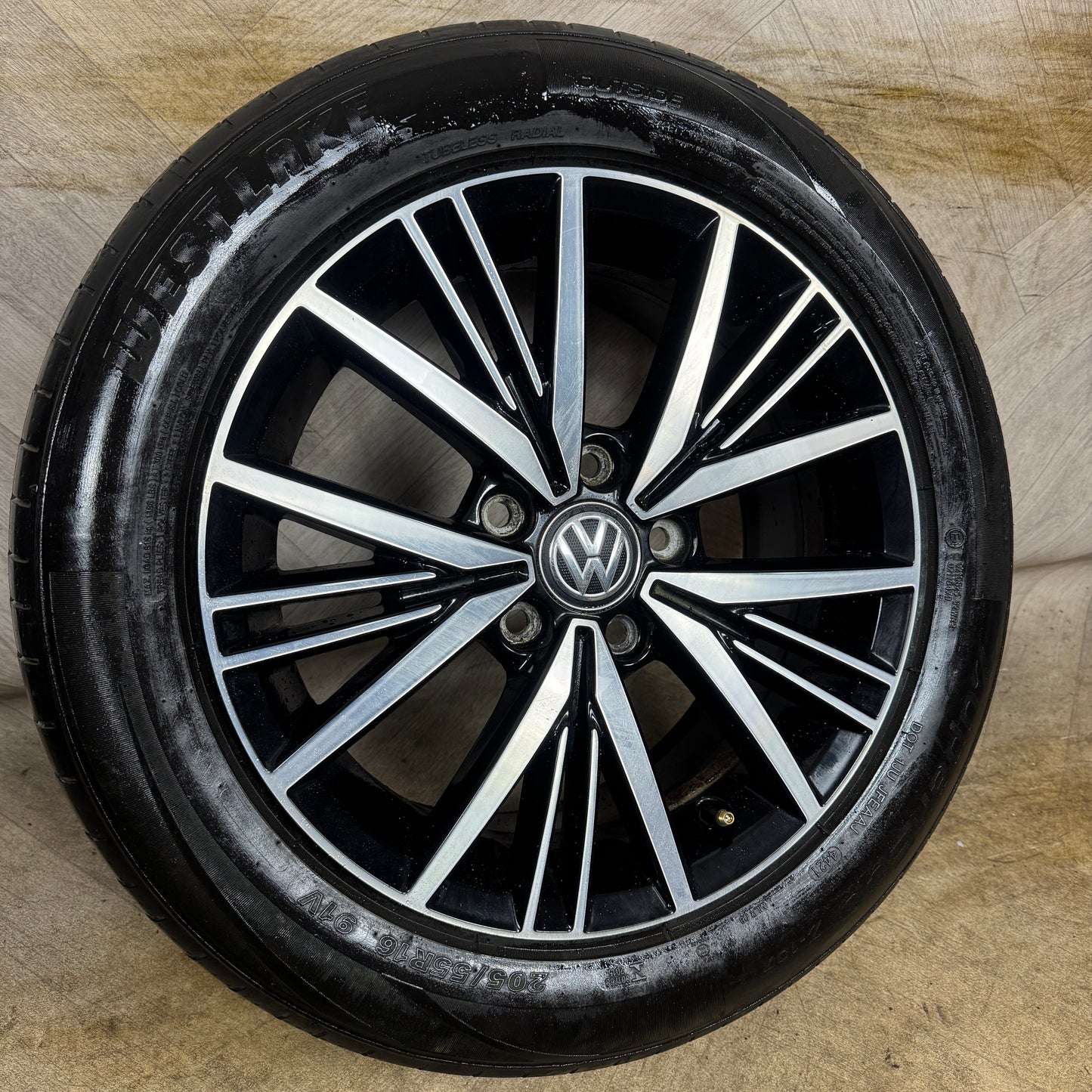 1X 16'' GENUINE VW GOLF MK7.5 MK7 LINAS ALLOY WHEEL TYRE GT SINGLE 5X112 FITMENT 6.5J ET46 CENTRE BORE: 57.1 PART: 5G0601025CD